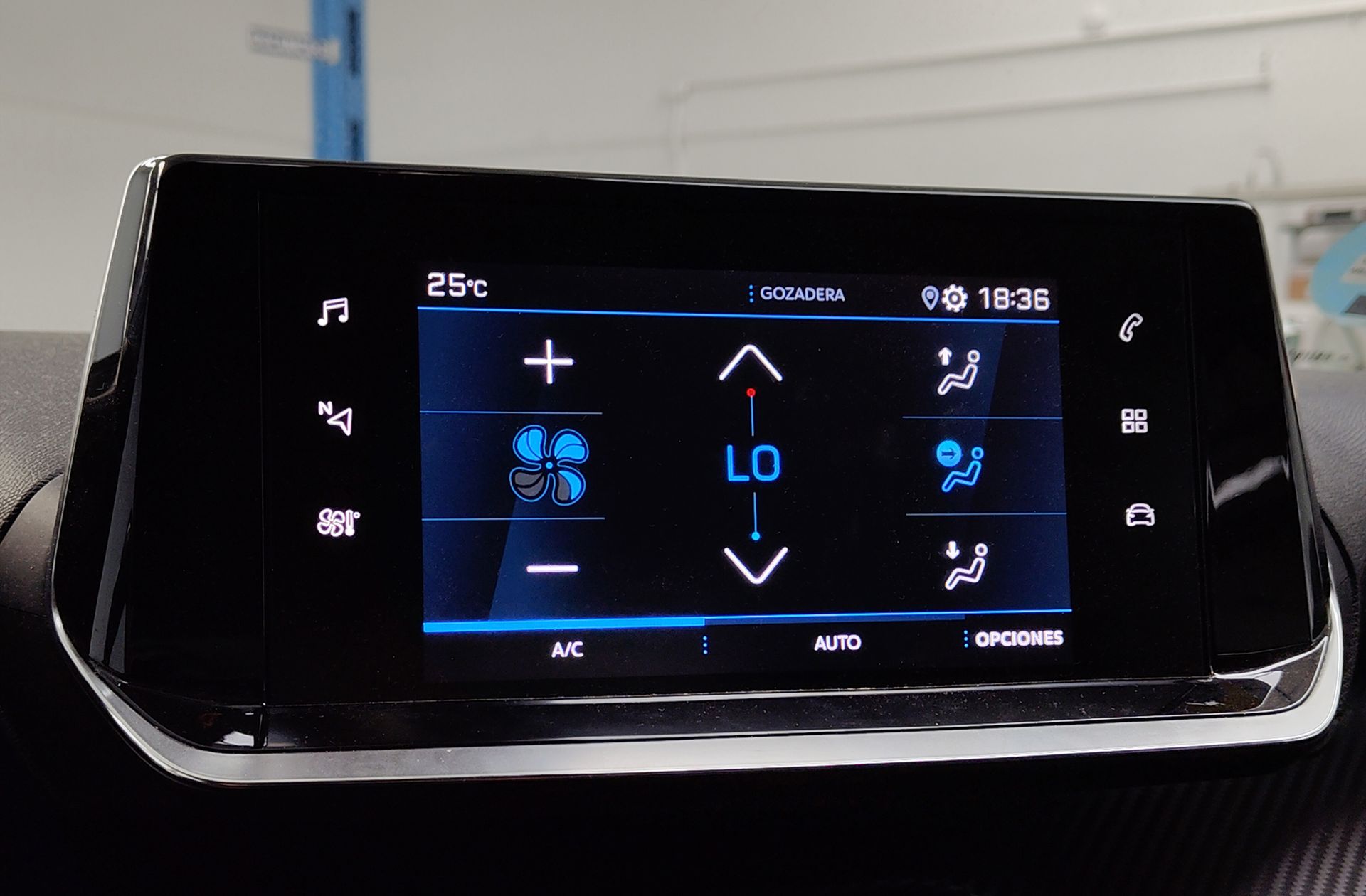 Peugeot 2008 PureTech 130 Allure - foto 33