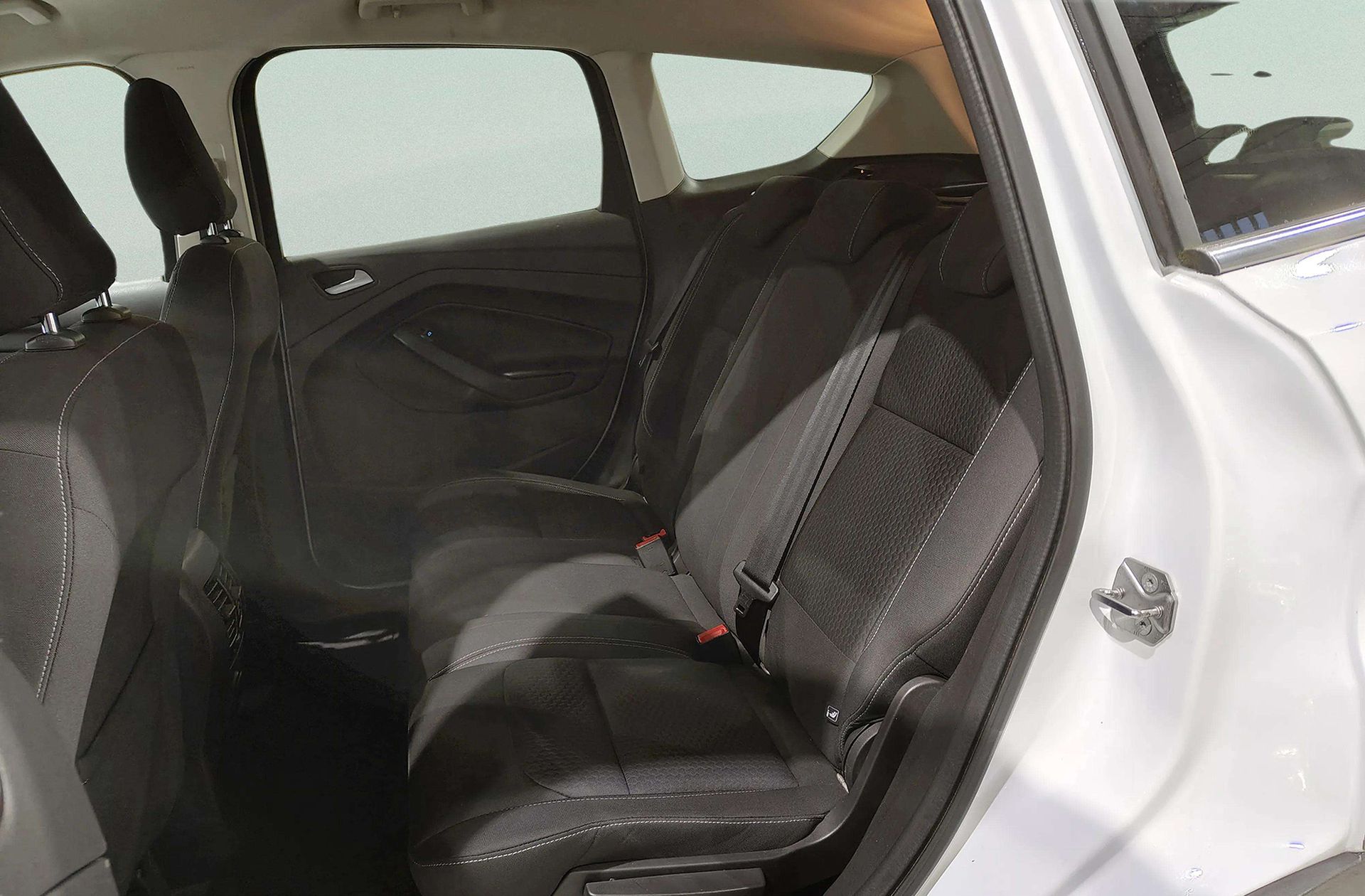 Ford Kuga 1.5 EcoBoost Trend+ 4x2 - foto 11