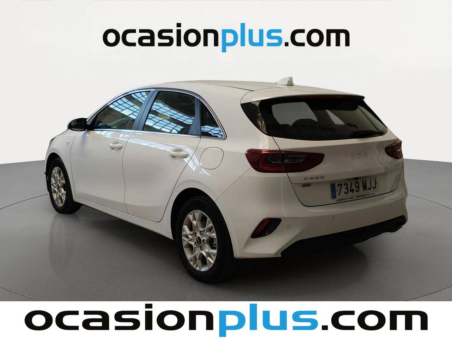 Foto trasera KIA Ceed KIA Ceed 1.6 MHEV iMT Drive  (136 CV) izquierda
