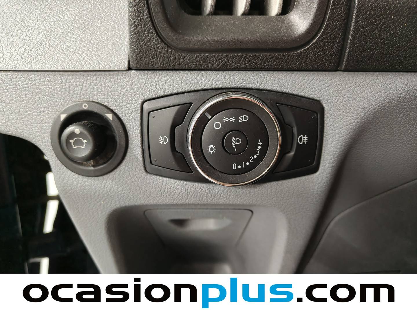 Equipamiento del Ford Transit Ford Transit Furgon 350 L4H3 Trend Trasera (130 CV)