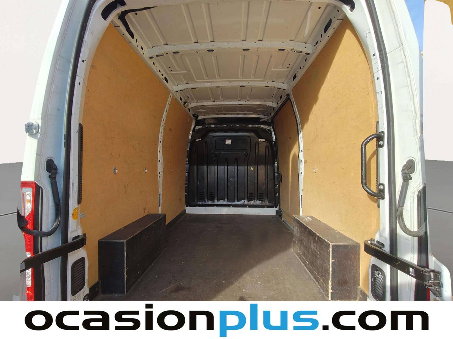Foto asientos traseros Nissan Interstar Nissan Interstar Furgon 2.3 dCi GO L2H2 3,5T FWD (135 CV)
