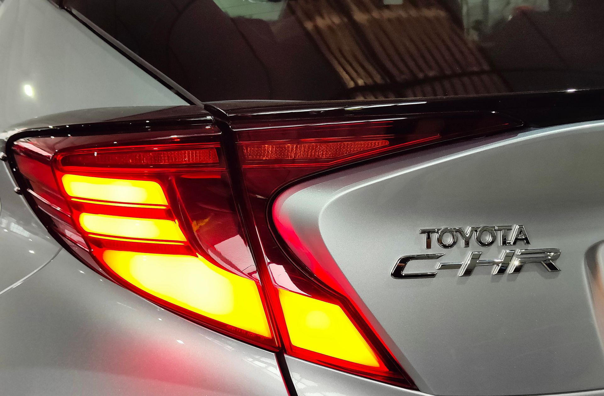 Toyota C-HR 180H GR Sport - foto 18