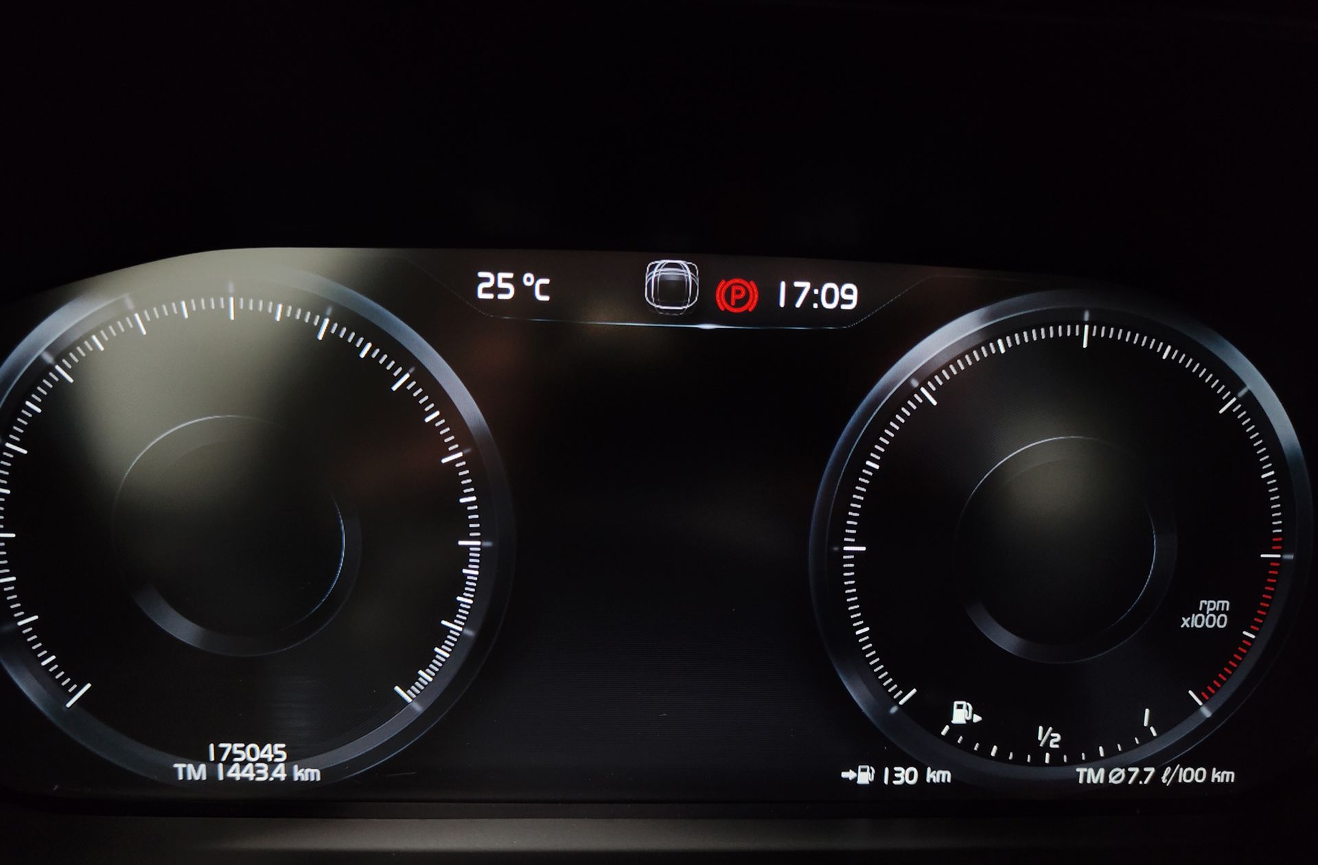 Volvo XC60 B4 D Inscription - foto 12