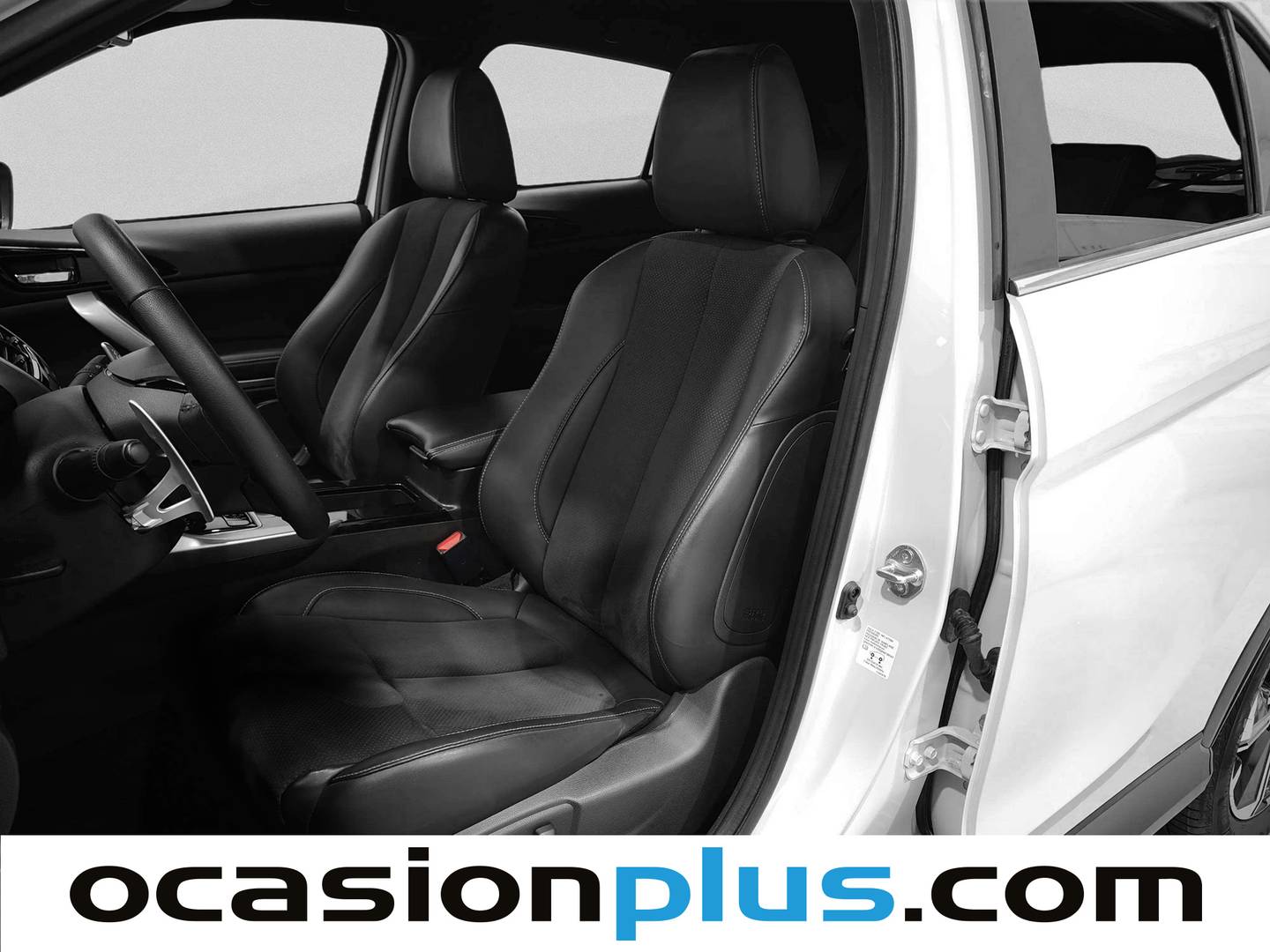 Foto asientos delanteros Mitsubishi Eclipse Cross Mitsubishi Eclipse Cross 2.4 PHEV Kaiteki 4WD Auto (188 CV)