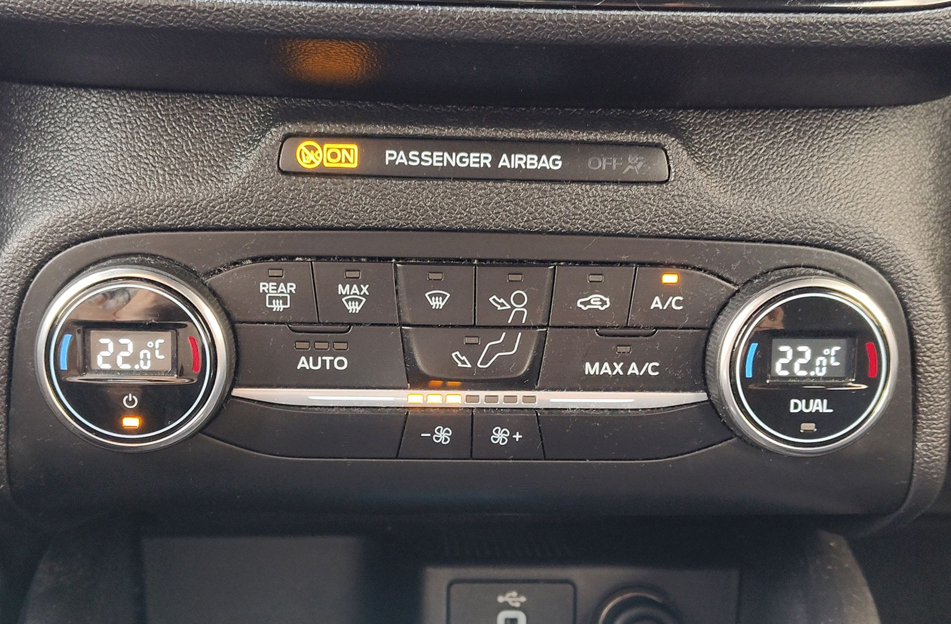 Ford Focus 1.0 EcoBoost ST-Line - foto 32
