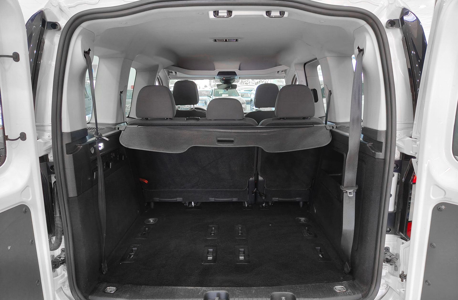 Volkswagen Caddy 2.0 TDI - foto 13