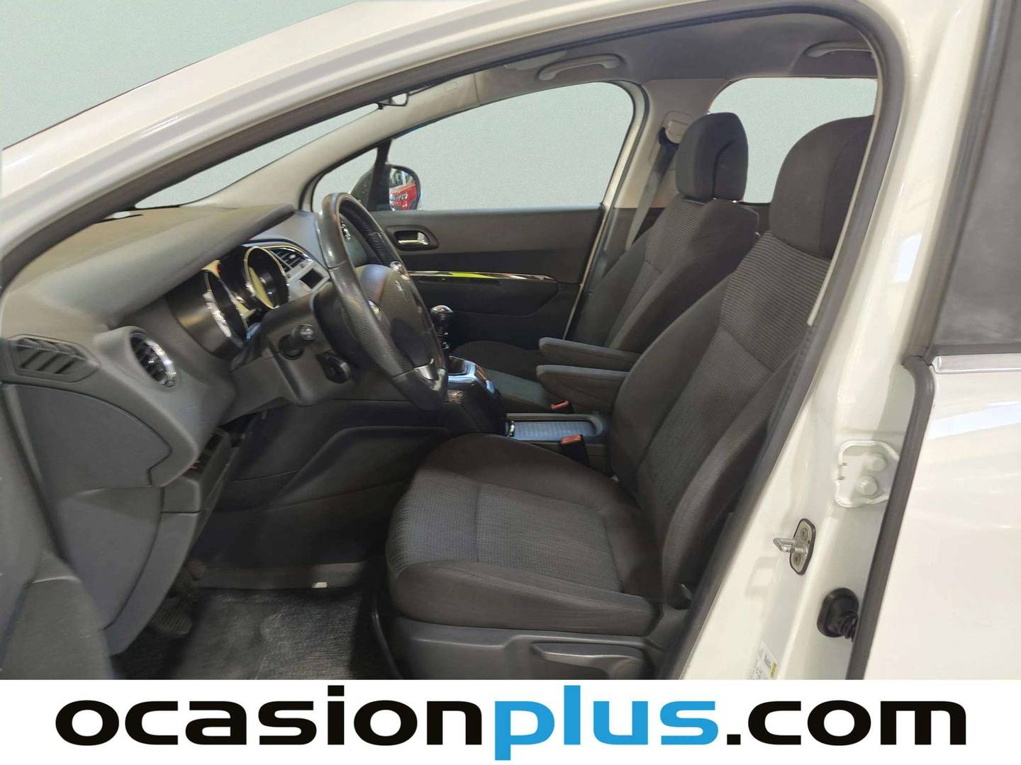 Foto asientos delanteros Peugeot 5008 Peugeot 5008 1.6 HDI Style (115 CV)