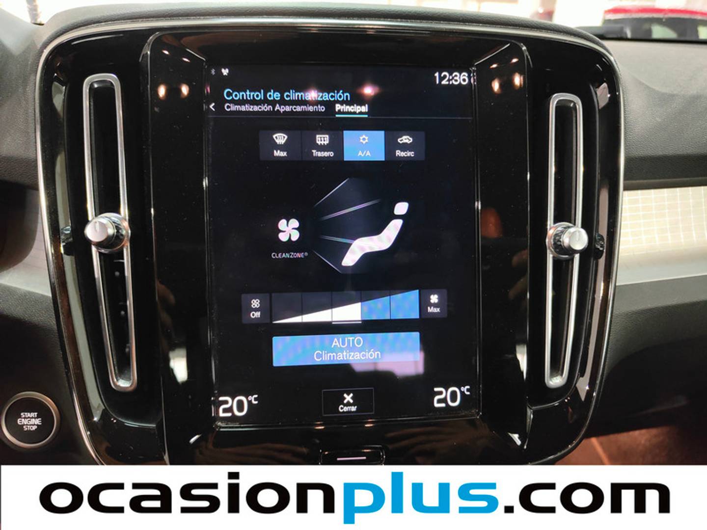 Foto Volvo XC40 Volvo XC40 T3 Momentum Auto (163 CV)