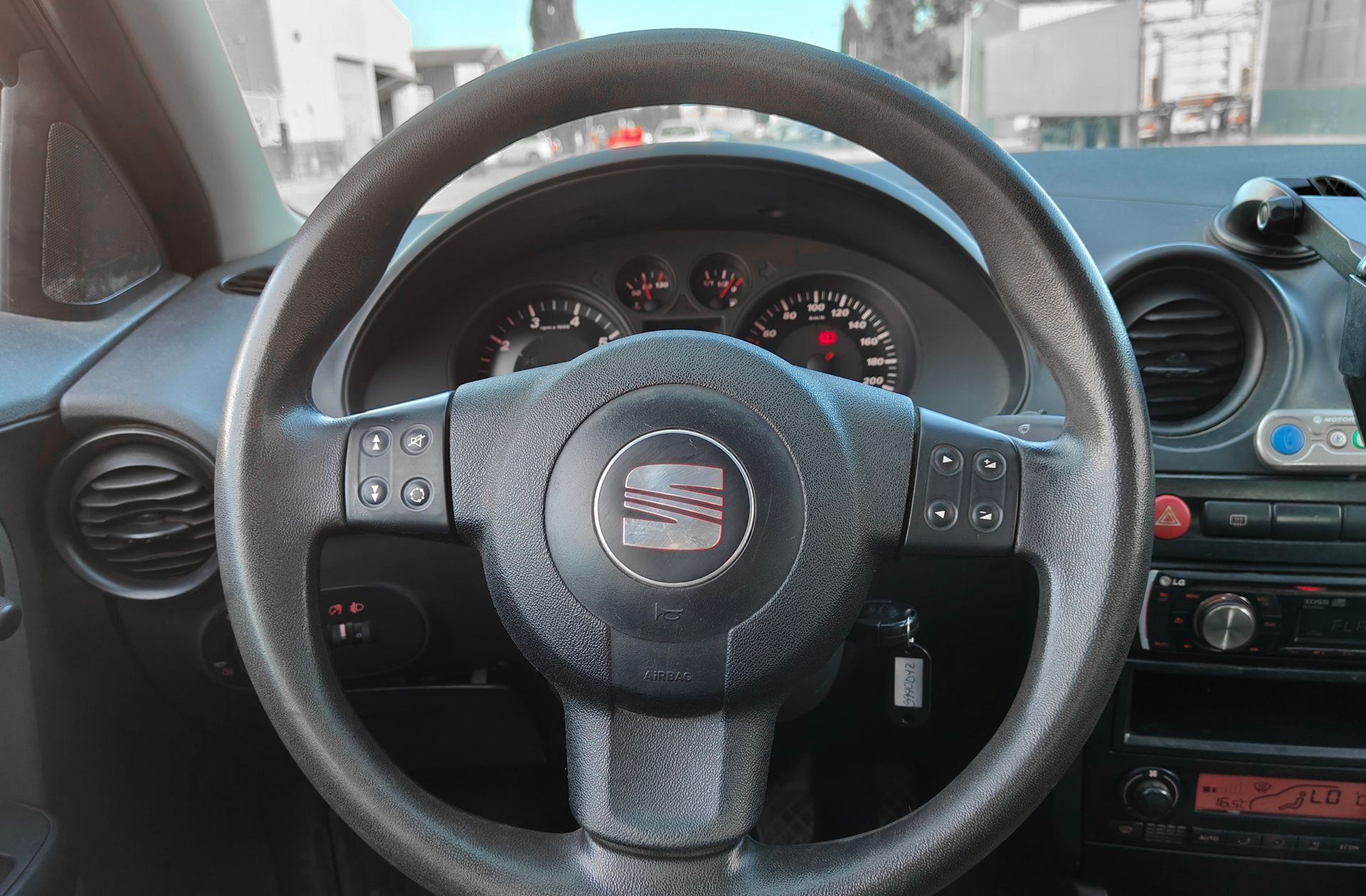 SEAT Ibiza 1.4 16v Reference - foto 18