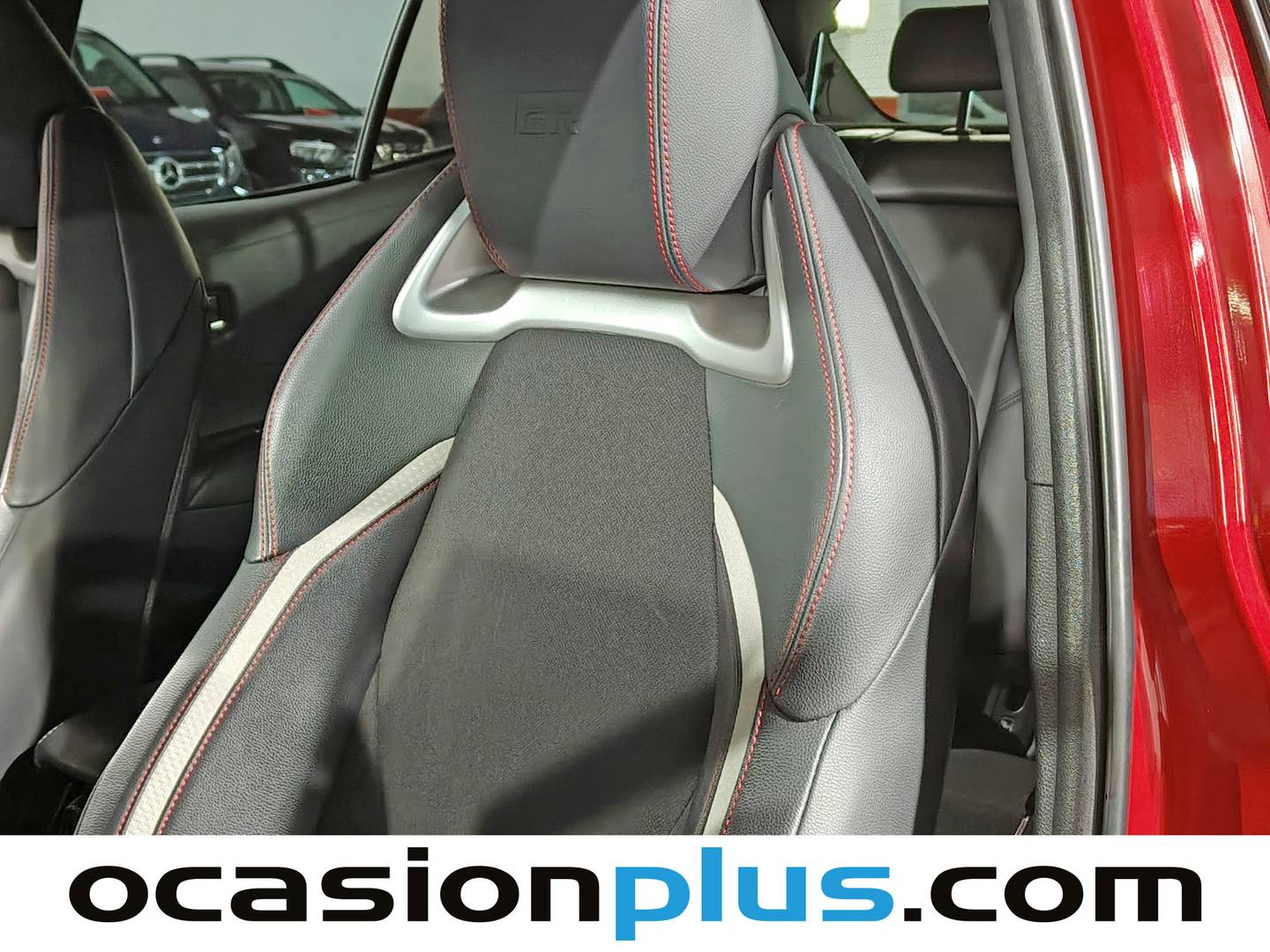 Extras y acabados del Toyota Corolla Toyota Corolla 140H GR-Sport (140 CV)