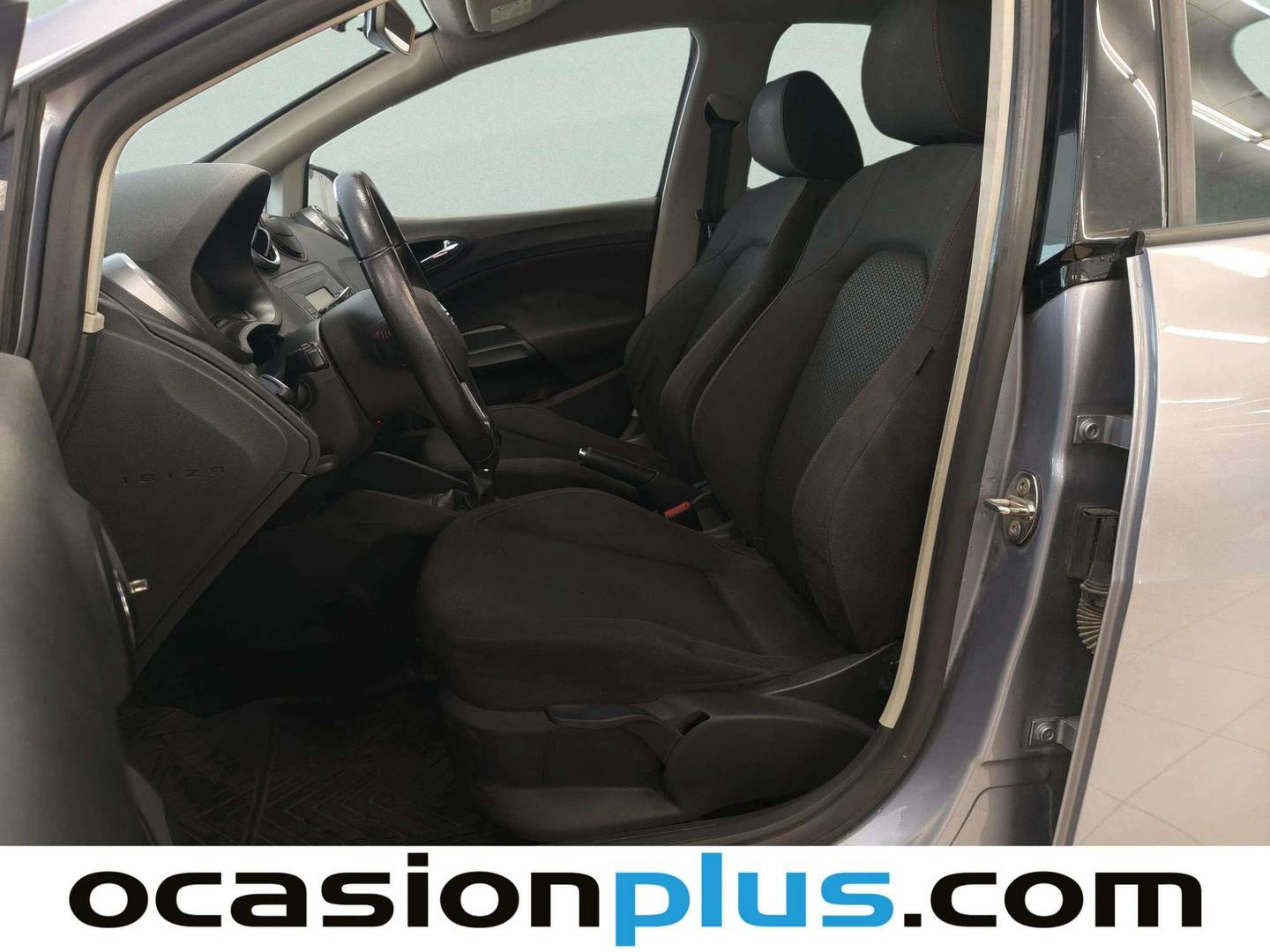 Foto asientos delanteros Seat Ibiza Seat Ibiza 1.4 TDI FR (105 CV)