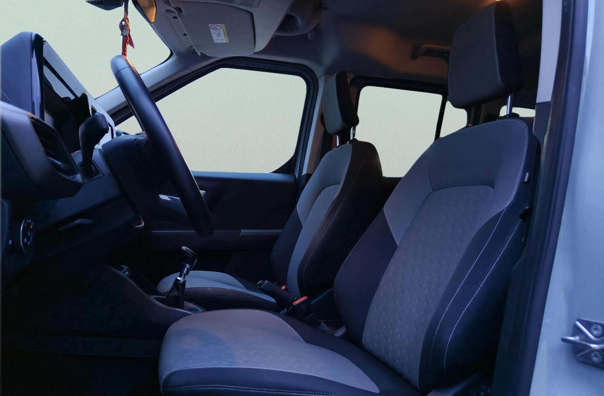 Ford Tourneo Courier 1.0 EcoBoost Titanium - foto 10