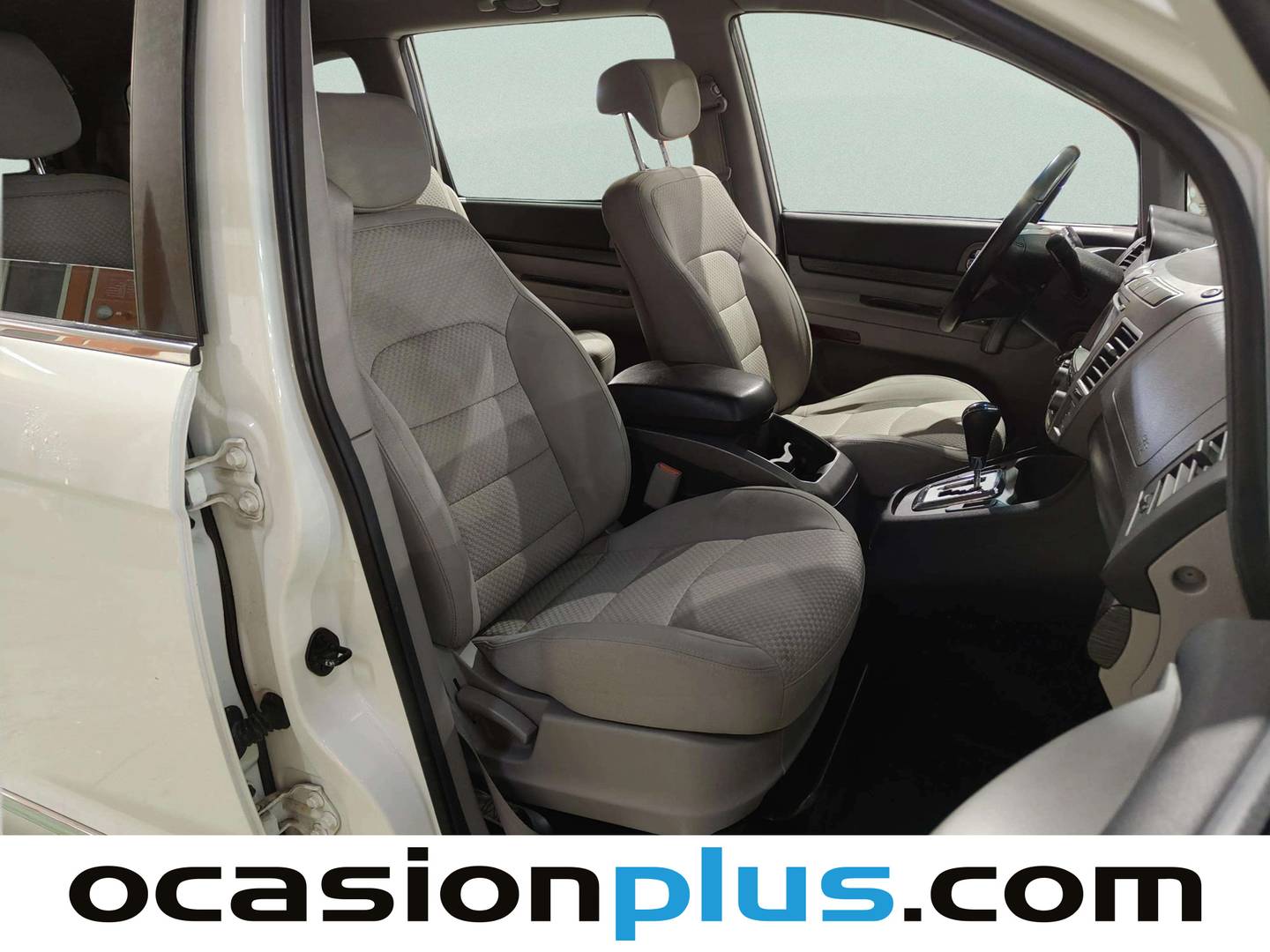 SsangYong Rodius SsangYong Rodius D22T Premium Auto (178 CV) 7 Plazas al mejor precio