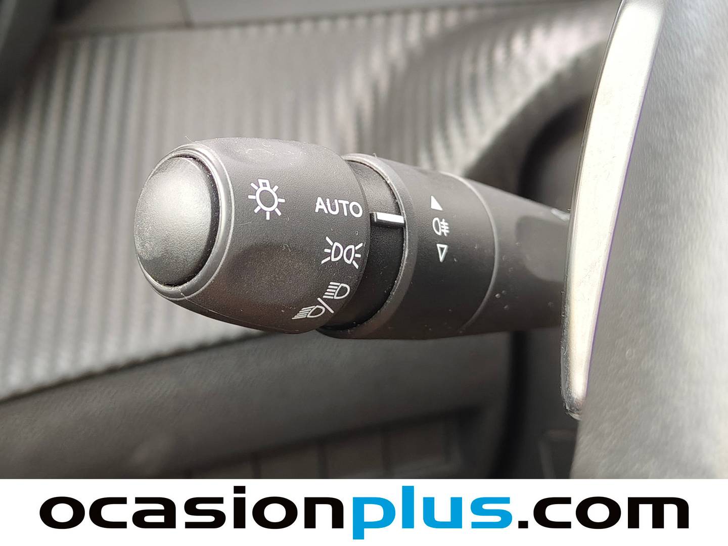 Peugeot 2008 Peugeot 2008 Allure Hybrid eDCS6 (145 CV) seminuevo