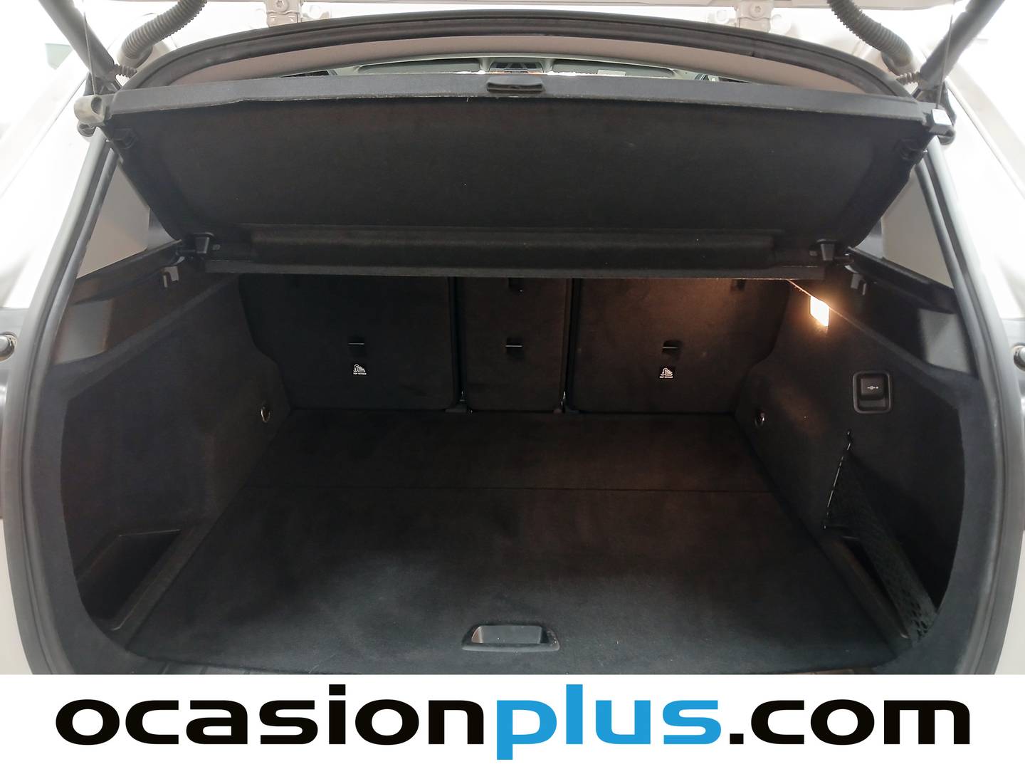 Fotos maletero BMW X1 BMW X1 sDrive18i (136 CV)
