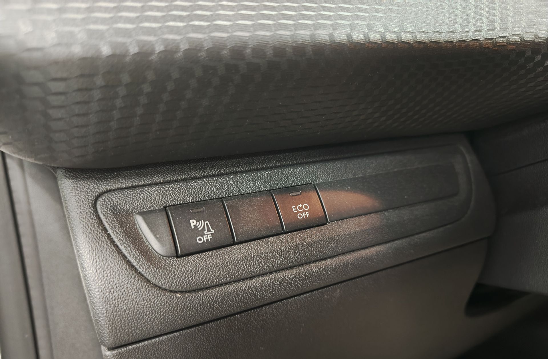 Peugeot 2008 BlueHDi 100 Style - foto 28