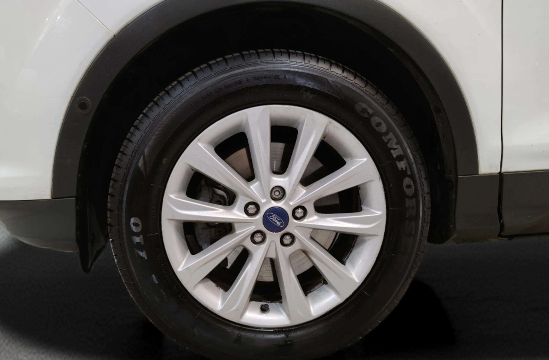 Ford Kuga 2.0 TDCi Titanium 4x2 - foto 32