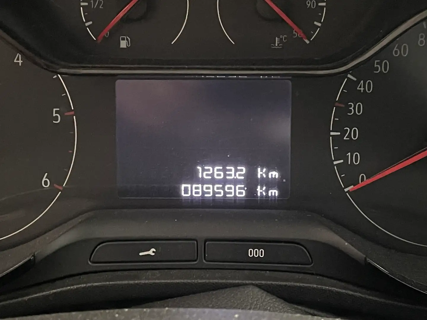 Foto Opel Crossland X Opel Crossland X 1.6 Turbo Selective (99 CV)