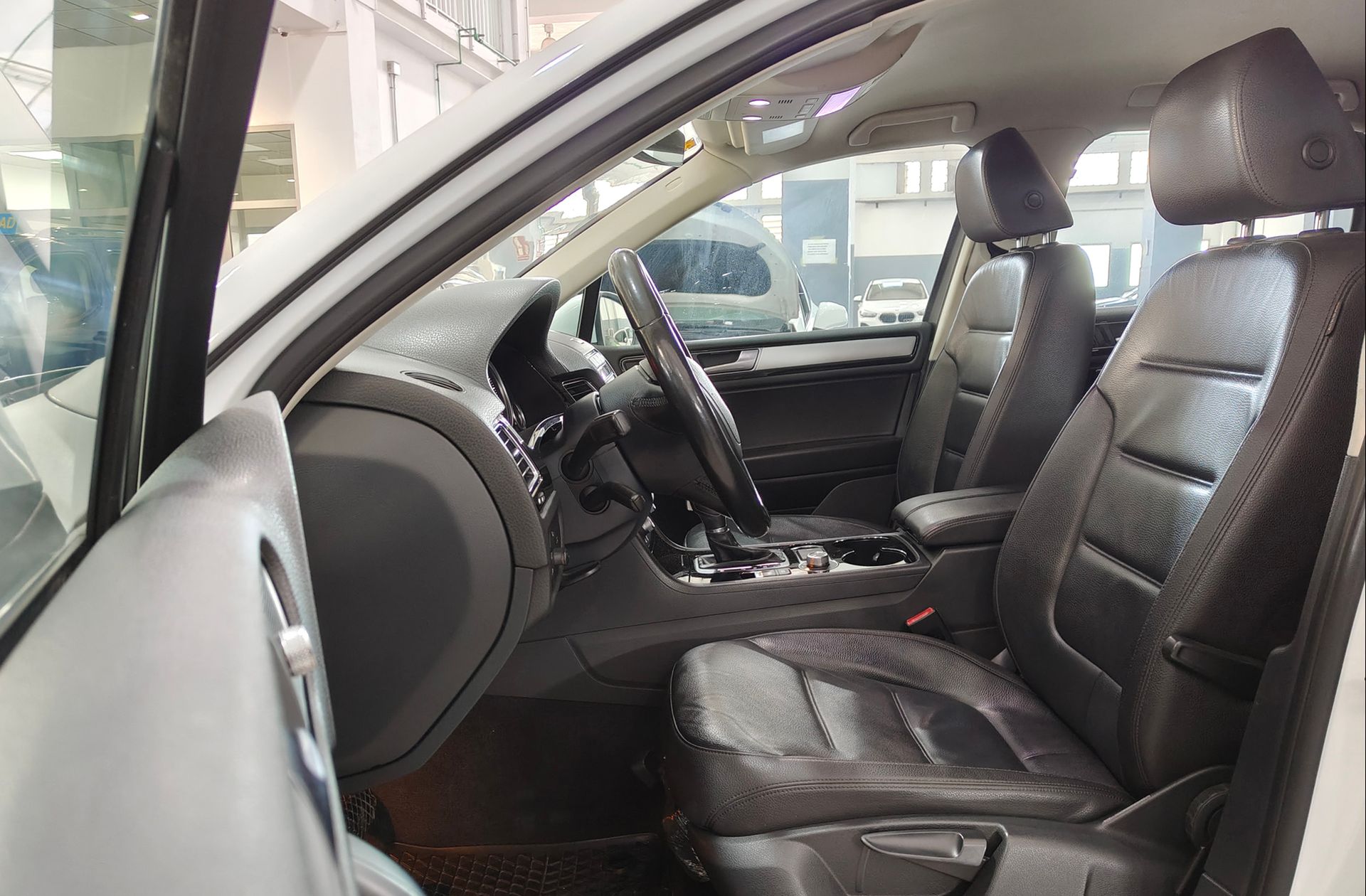 Volkswagen Touareg 3.0 TDI BMT tiptronic - foto 11