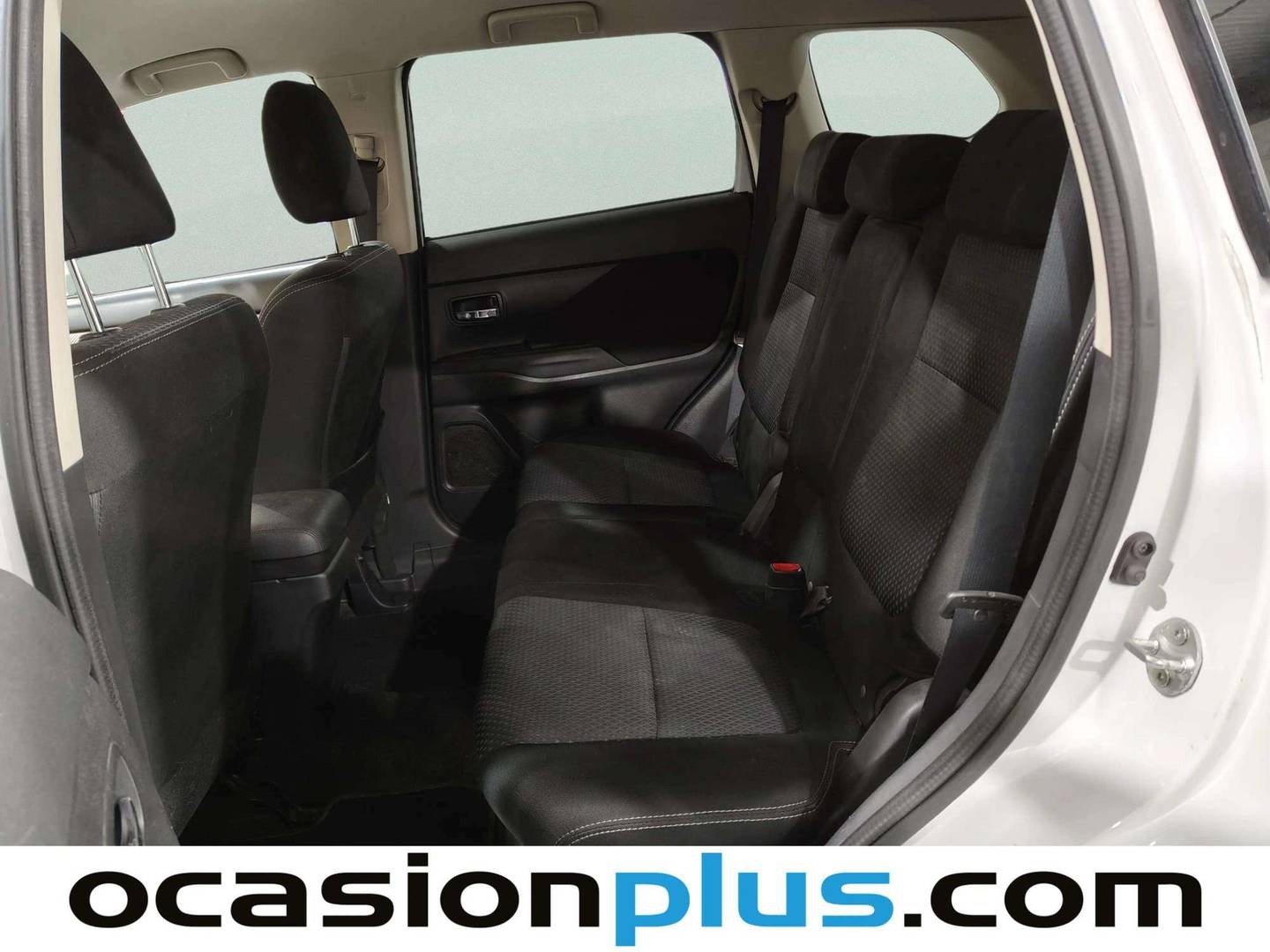 Foto asientos traseros Mitsubishi Outlander Mitsubishi Outlander 220 DI-D Motion 4WD (150 CV) 7 Plazas