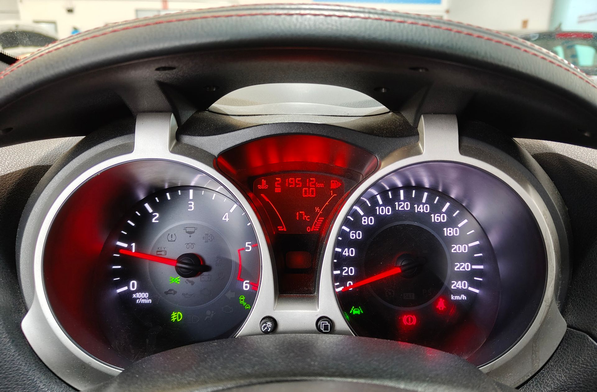 Nissan Juke 1.5 dCi Tekna 4x2 - foto 23