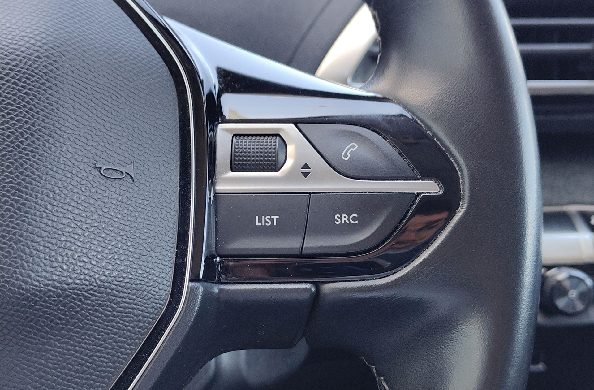 Peugeot 5008 PureTech 130 Allure 7 plazas - foto 33