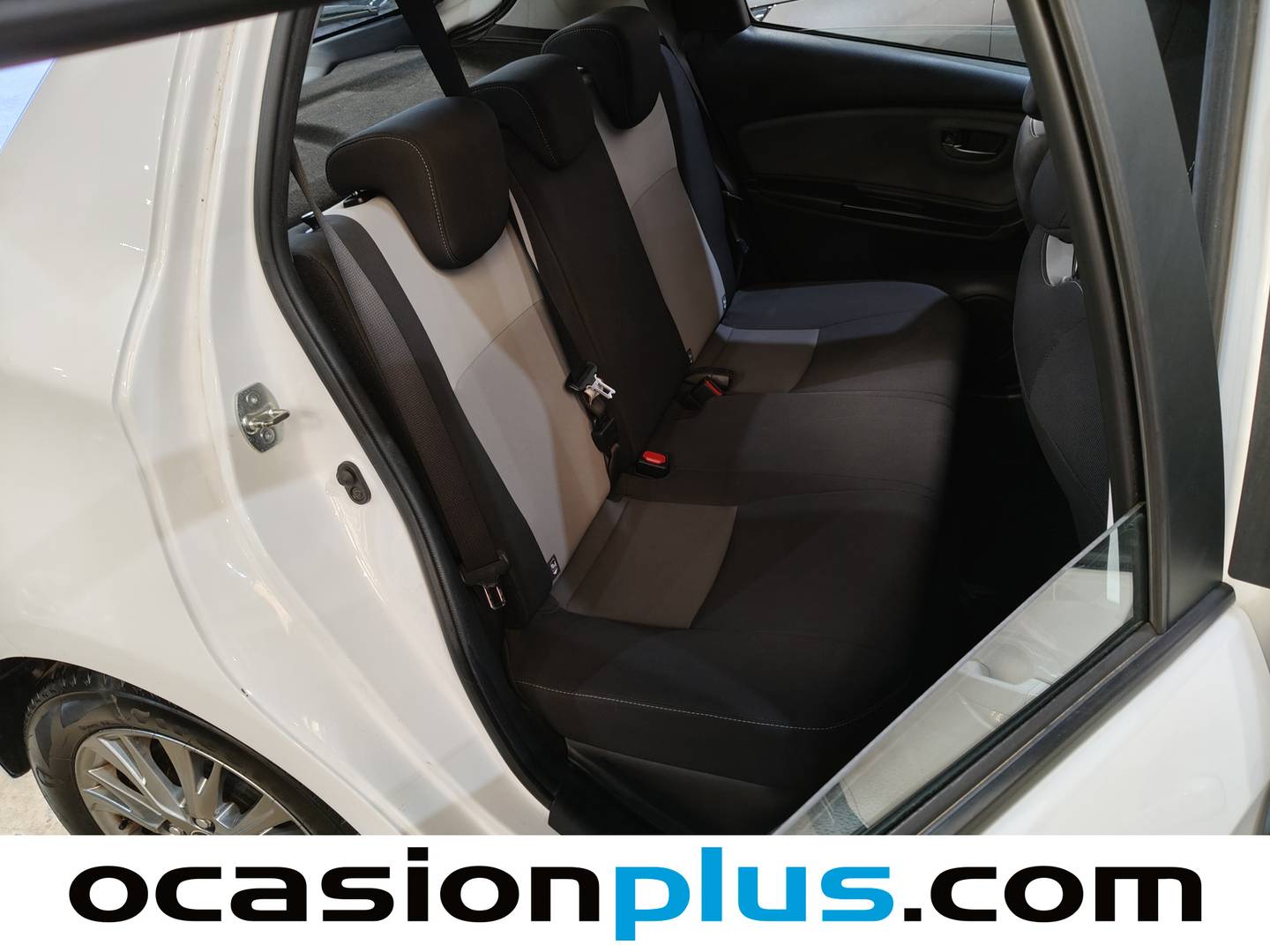 Foto asientos traseros Toyota Yaris Toyota Yaris 1.5 Hybrid Active (100 CV)