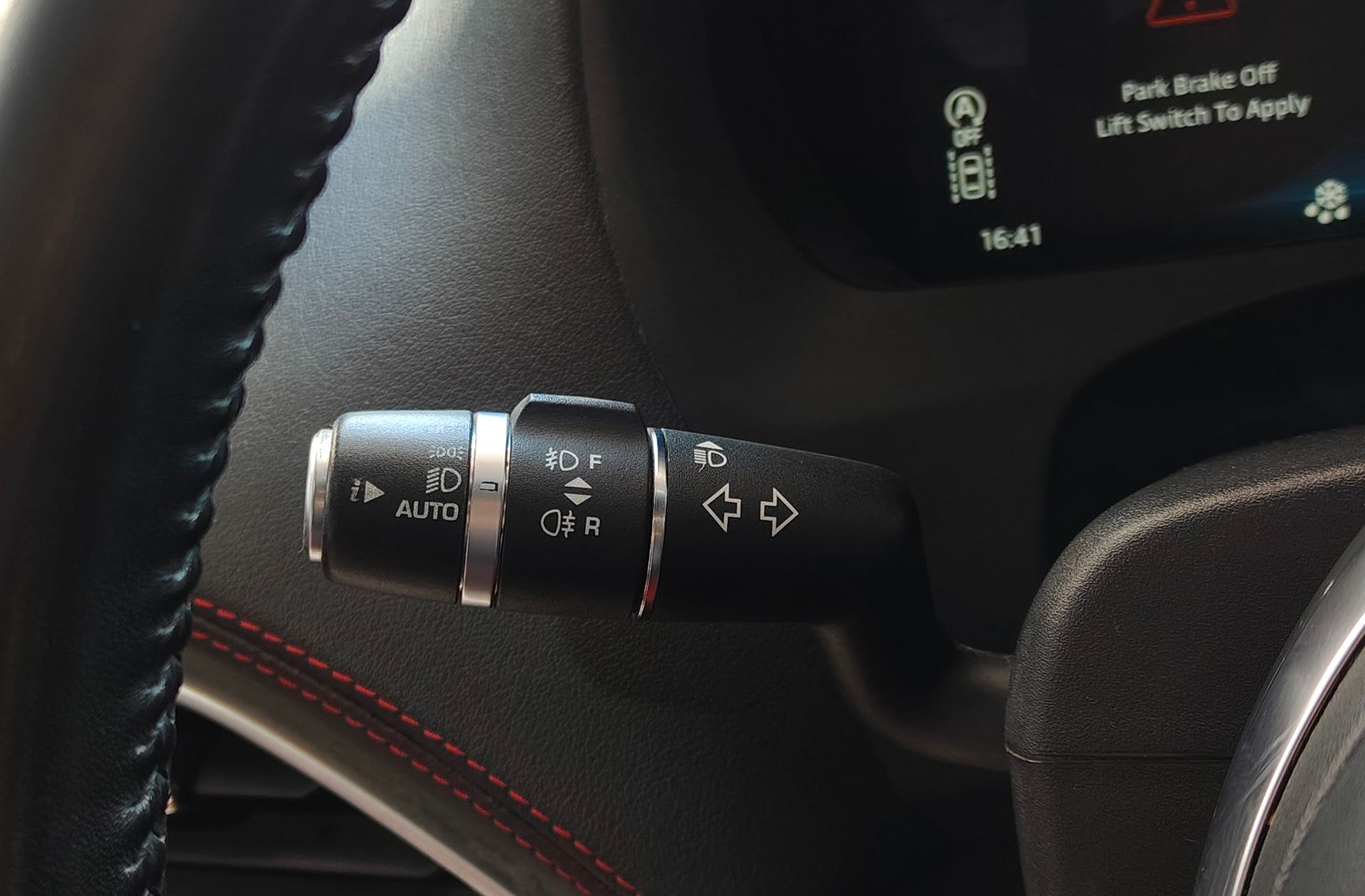 Jaguar F-Pace 2.0L i4D R-Sport AWD - foto 29