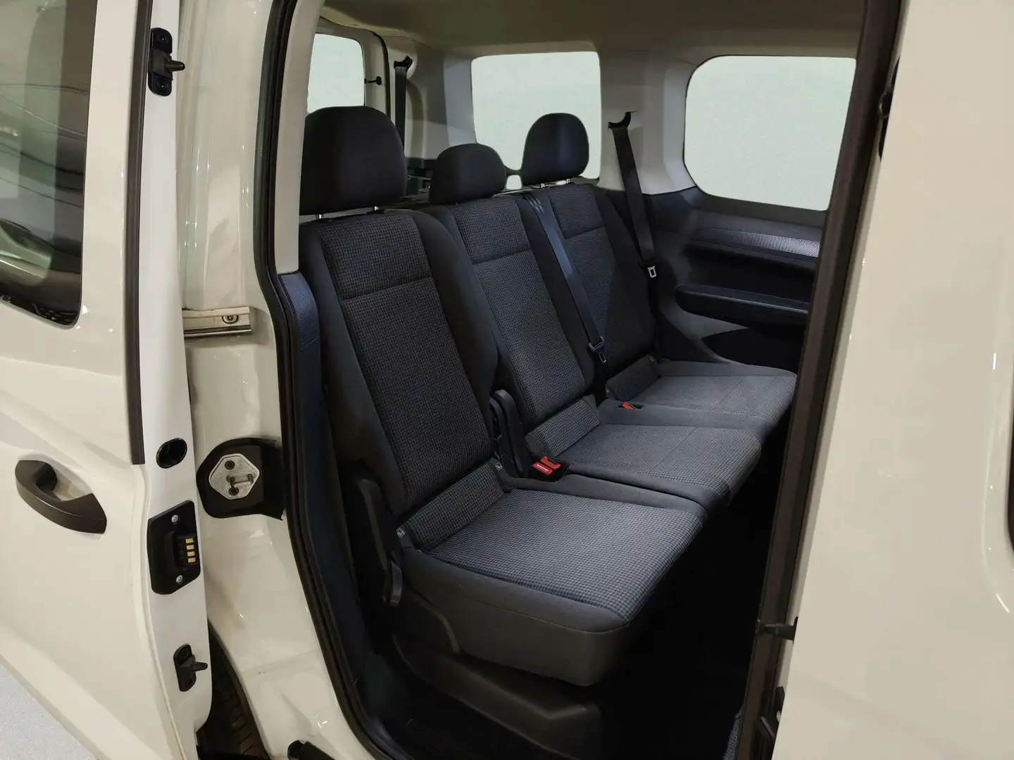 Foto Volkswagen Caddy Volkswagen Caddy Kombi Kombi 2.0 TDI (102 CV)