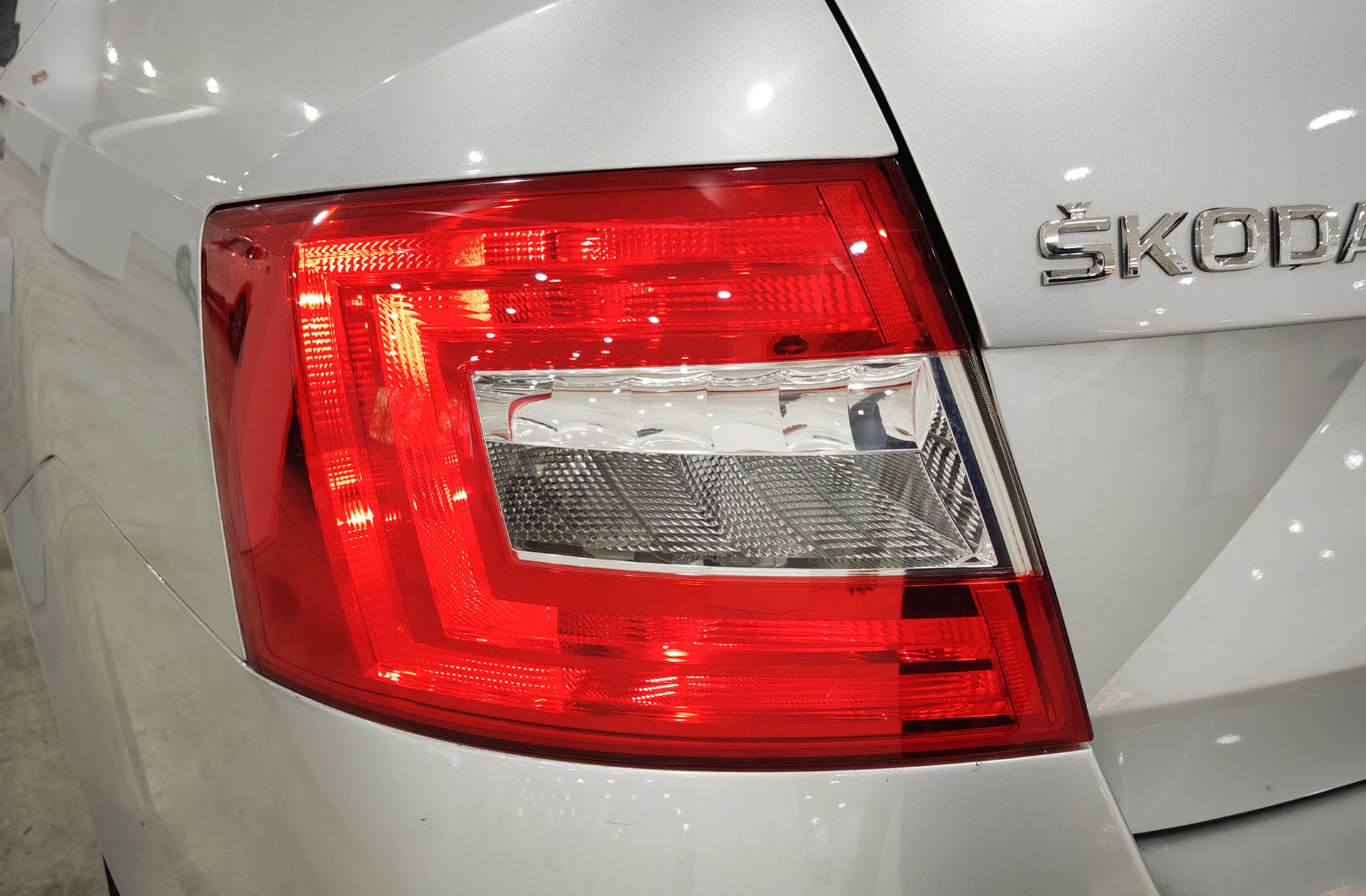 Škoda Octavia 2.0 TDI CR Ambition - foto 14