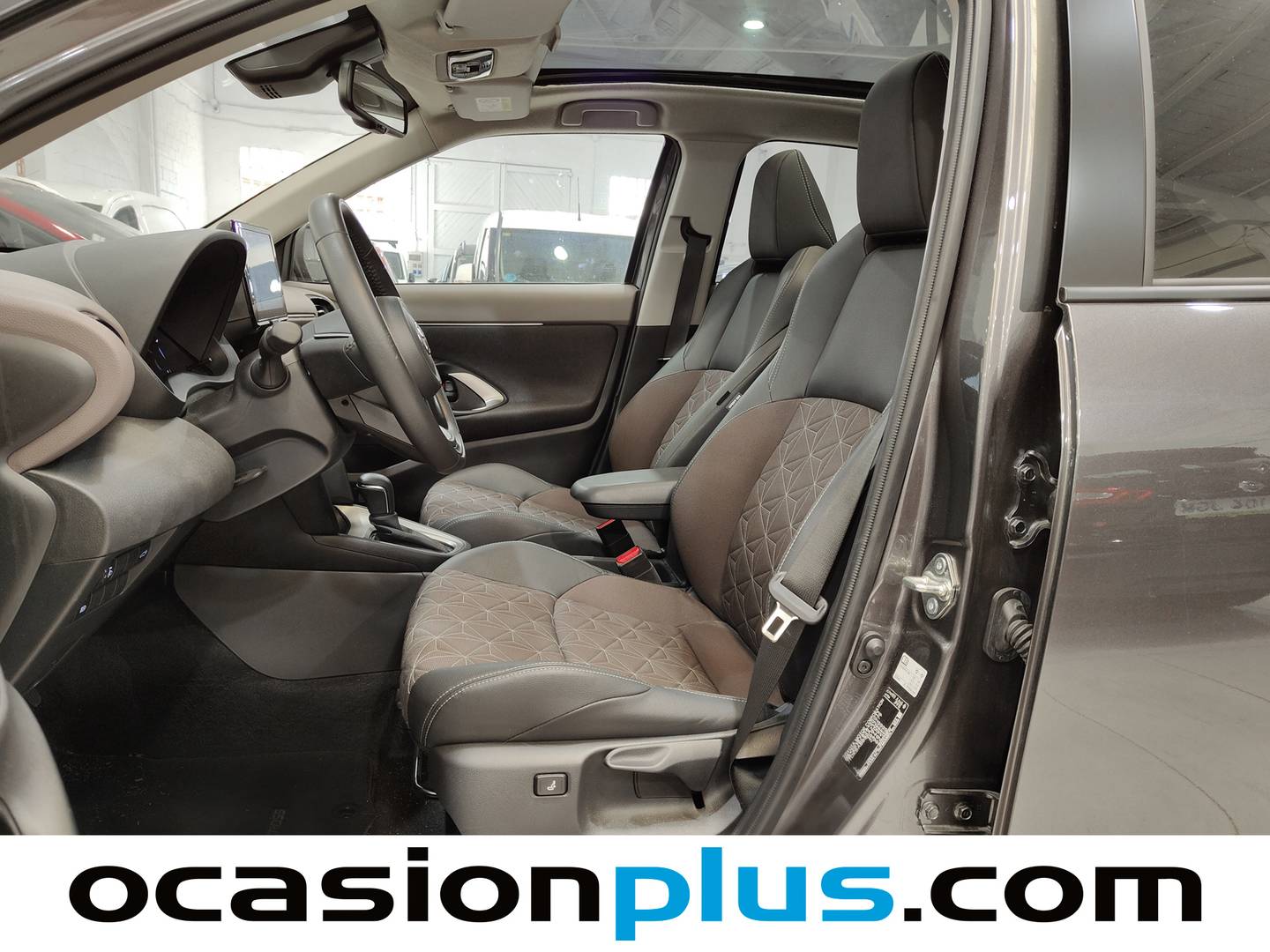 Foto asientos delanteros Toyota Yaris Cross Toyota Yaris Cross 120H Style (116 CV)