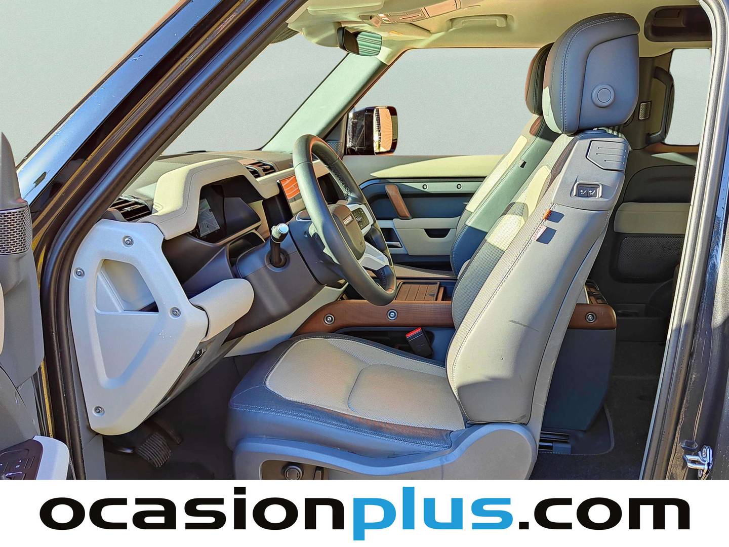 Foto Land Rover Defender Land Rover Defender 90 3.0 I6 MHEV X-Dynamic HSE 4WD AT  (400 CV)