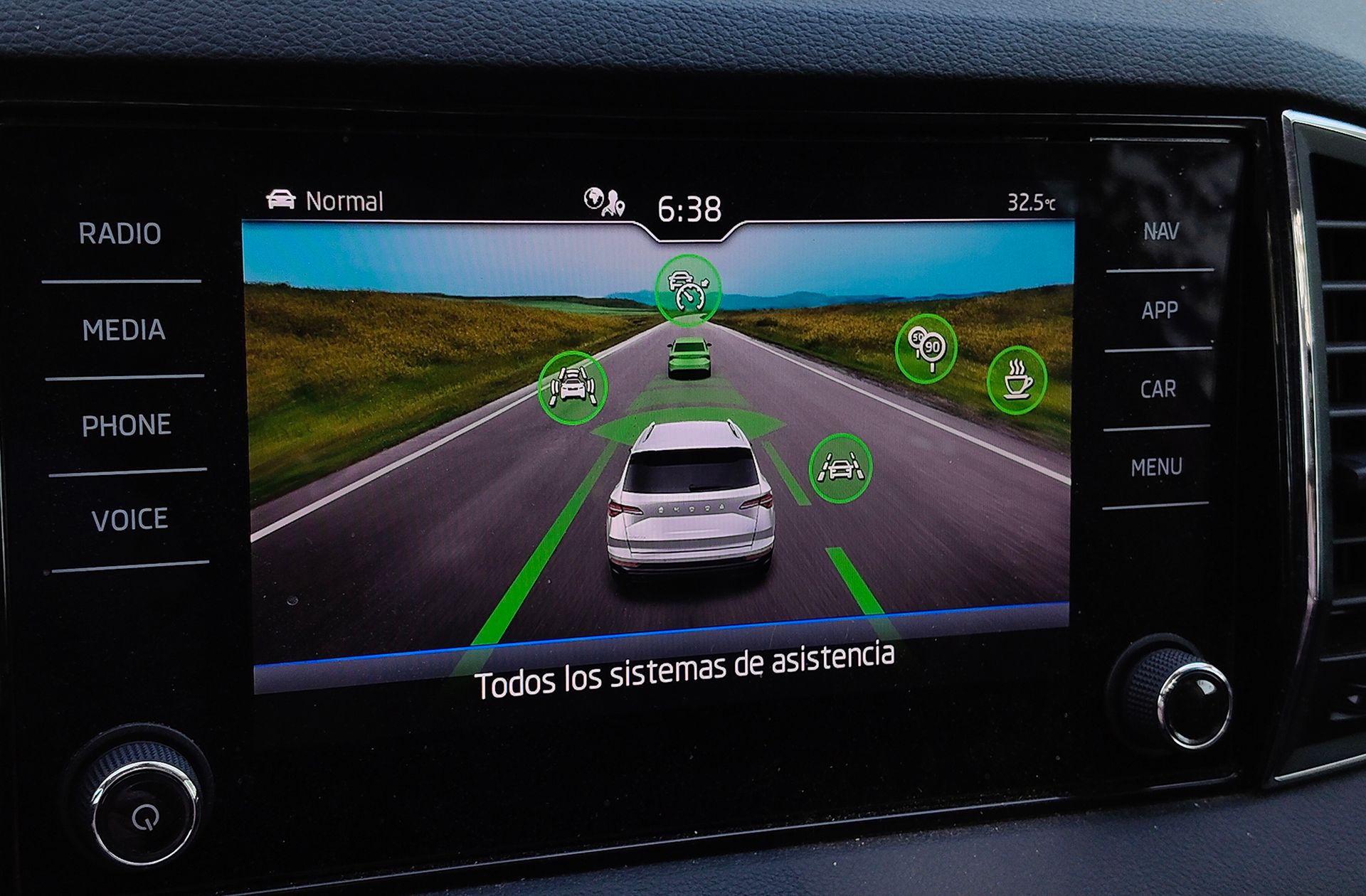 Škoda Karoq 1.5 TSI ACT Style DSG - foto 11