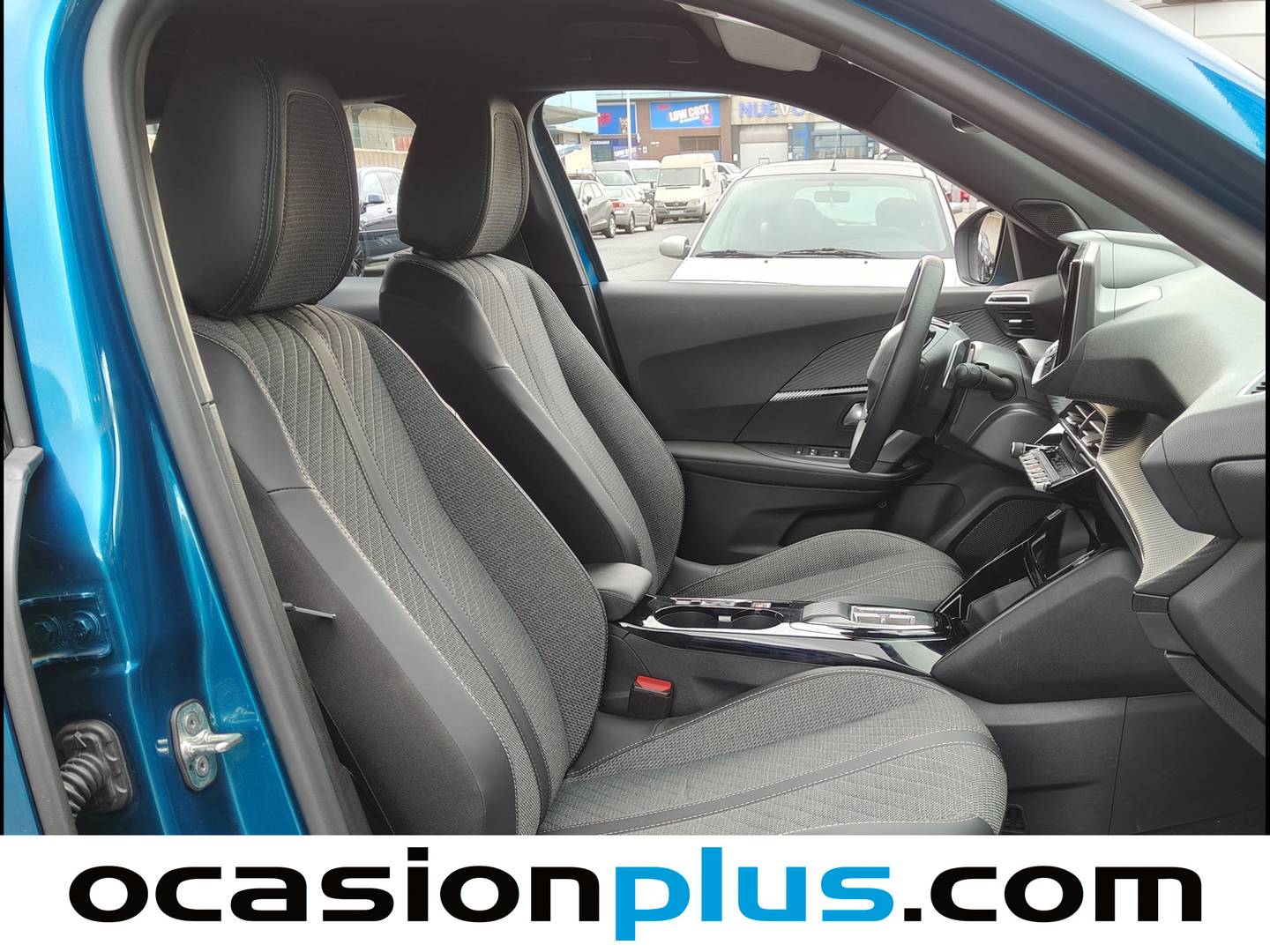 Foto Peugeot 2008 Peugeot 2008 Allure Hybrid eDCS6 (136 CV)