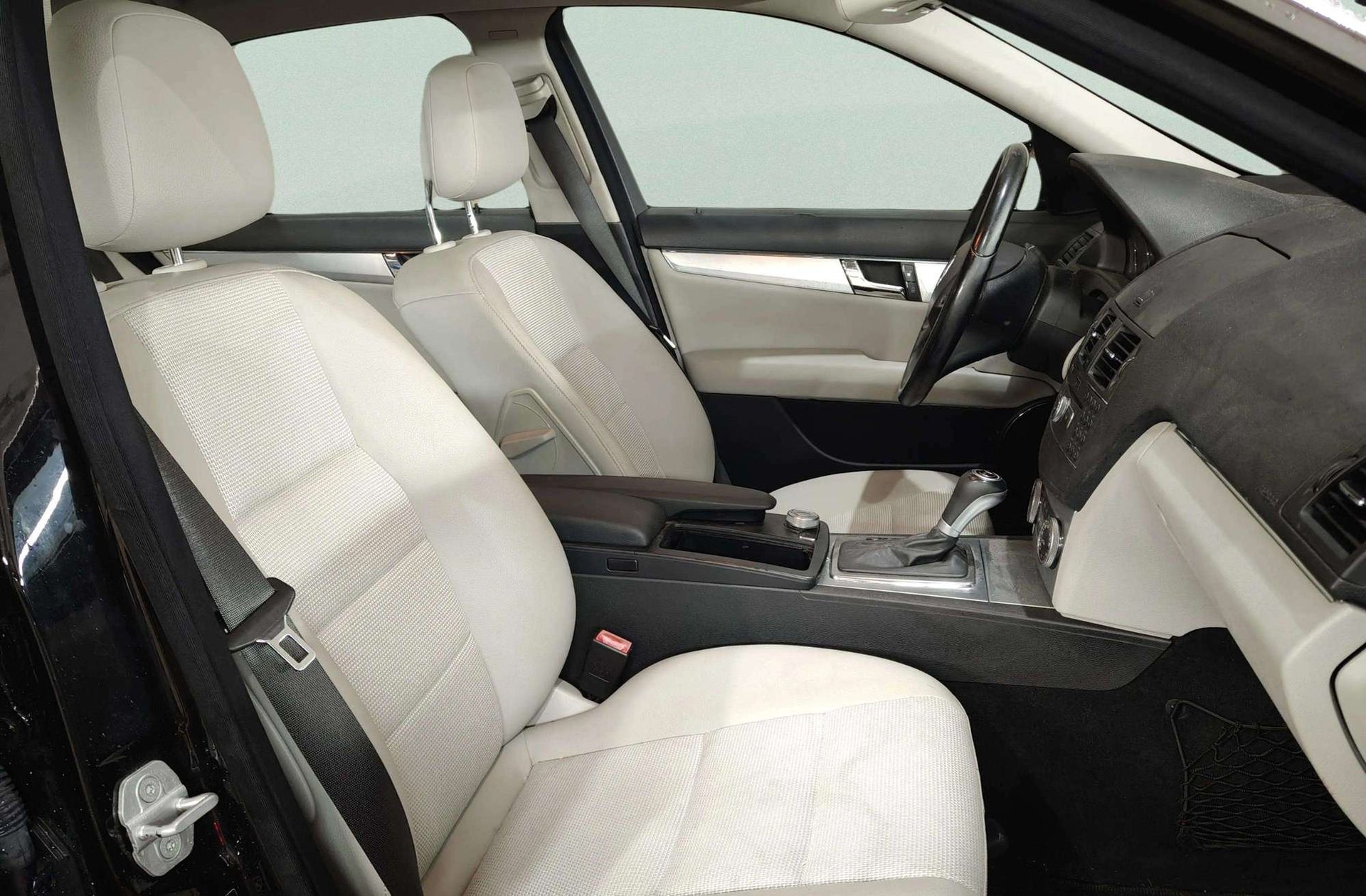 Mercedes-Benz Clase C 200 CDI Blue Efficiency Avantgarde - foto 16