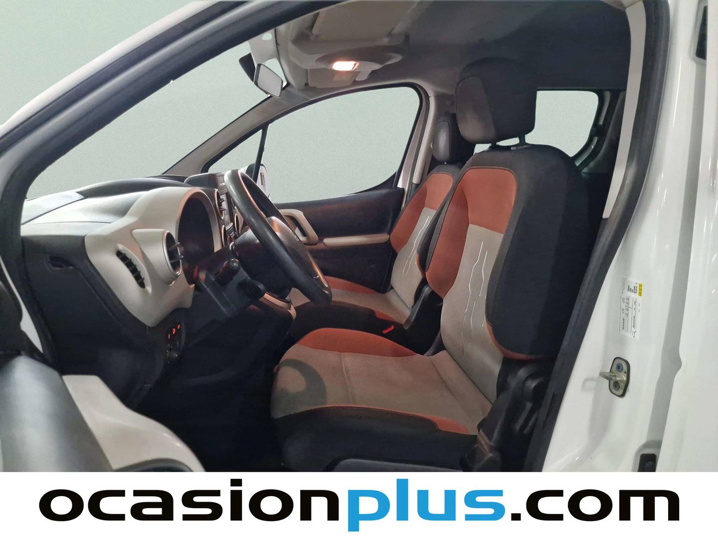 Foto asientos delanteros Peugeot Partner Peugeot Partner Tepee PureTech 110 Active (110 CV)