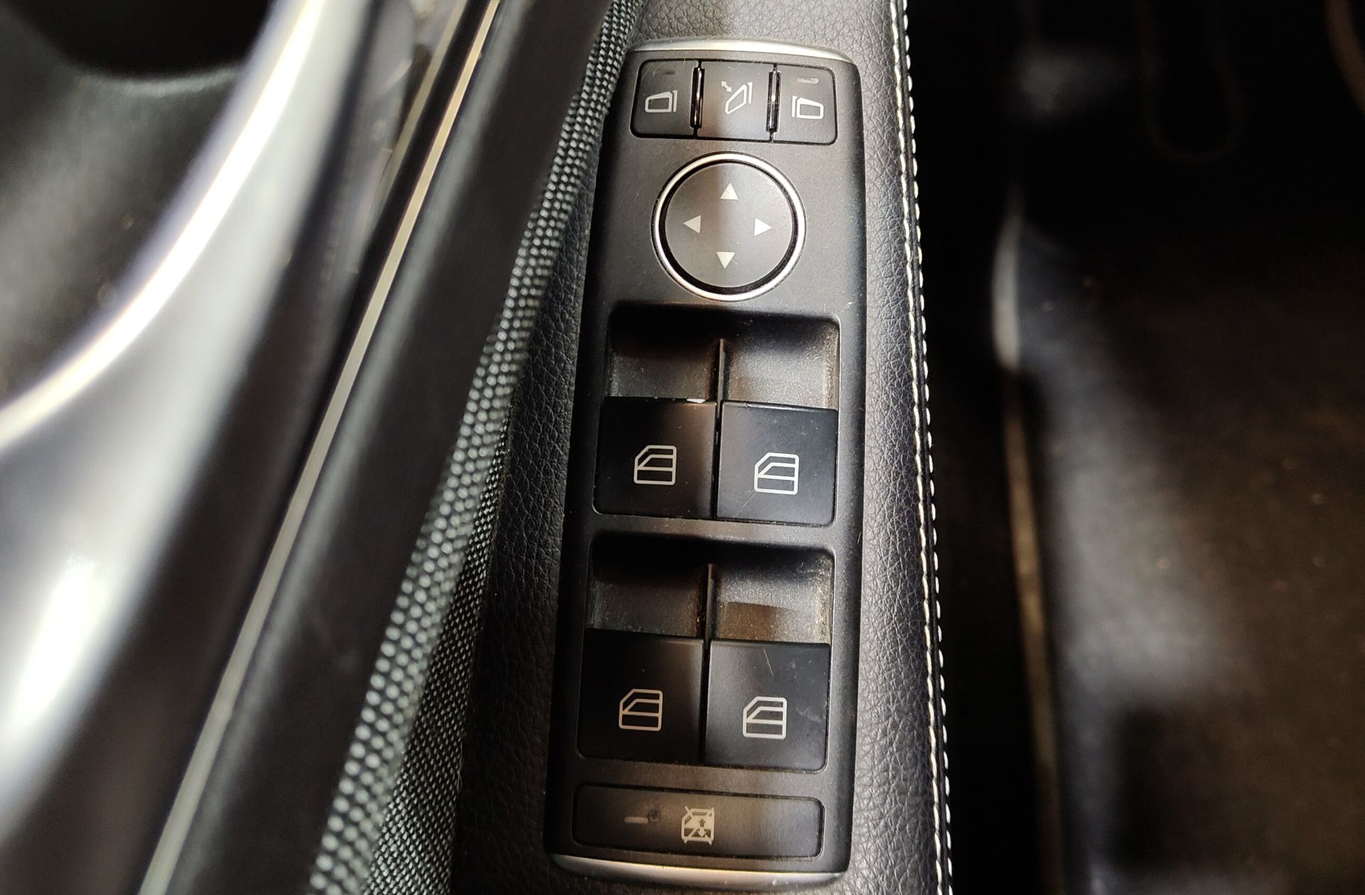 Mercedes-Benz Clase A 200 d Paquete AMG - foto 42