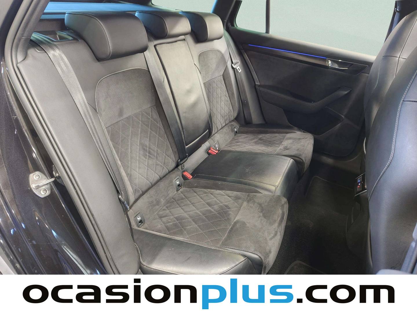 Foto Skoda Superb Skoda Superb Combi 2.0 TSI Sportline 4x4 DSG (272 CV)