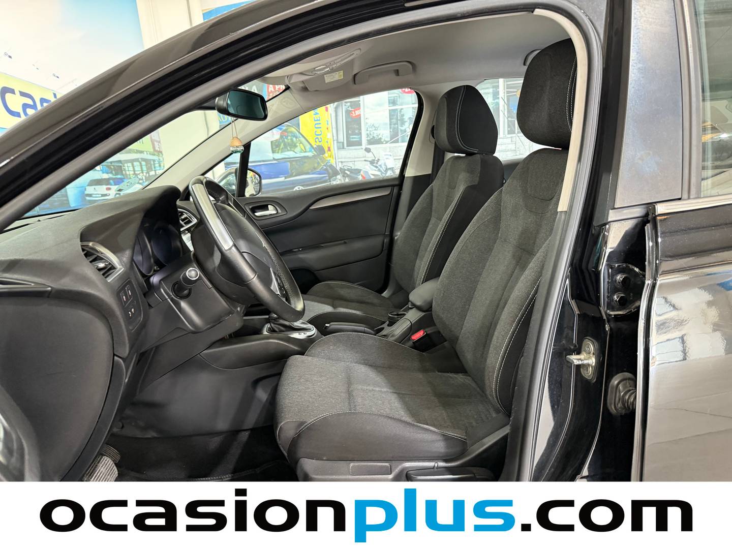 Foto asientos delanteros Citroën C4 Citroën C4 BlueHDi 120 Feel Edition (120 CV)