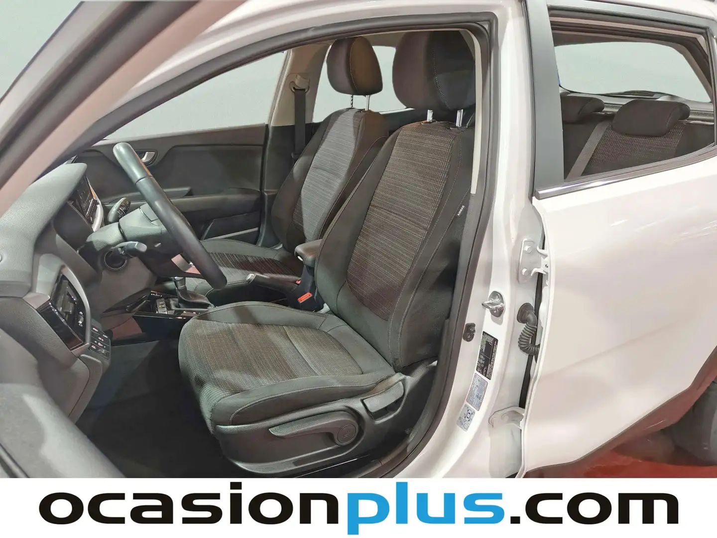 Foto KIA Stonic Kia Stonic 1.0 T-GDi MHEV Drive DCT (120 CV)