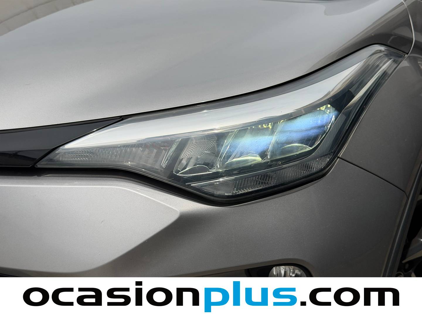 Equipamiento del Toyota C-HR Toyota C-HR 1.8 125H Advance (122 CV)