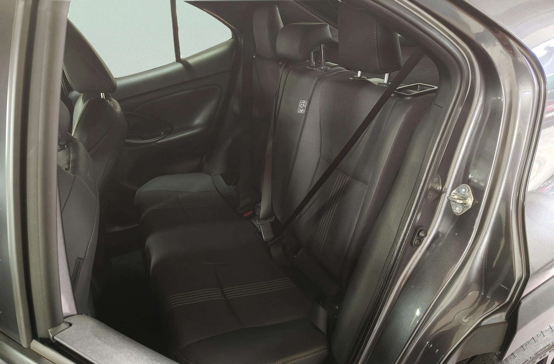 Toyota Yaris Cross 120H Adventure 4WD - foto 11