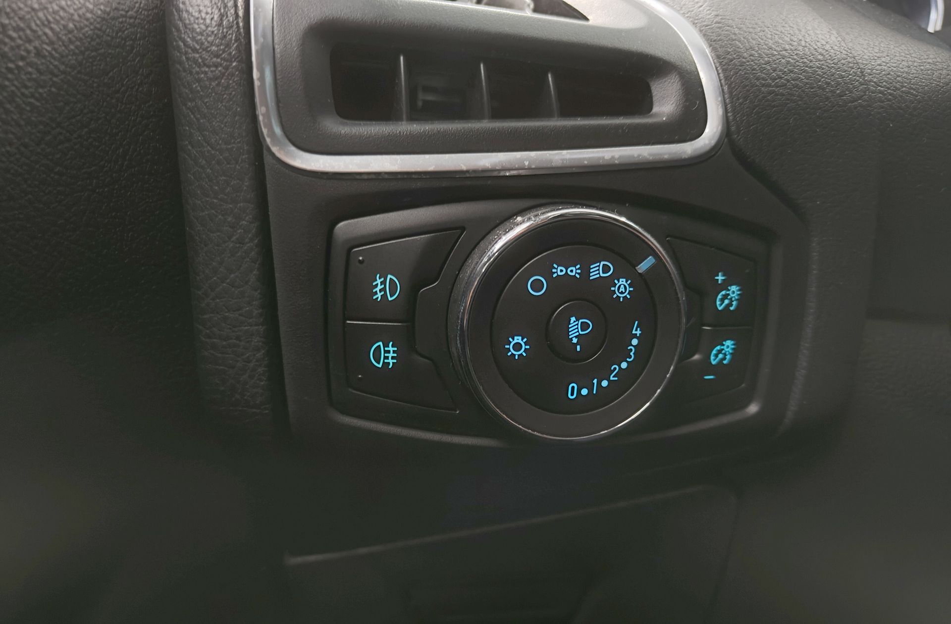 Ford Focus 1.0 EcoBoost Edition - foto 19