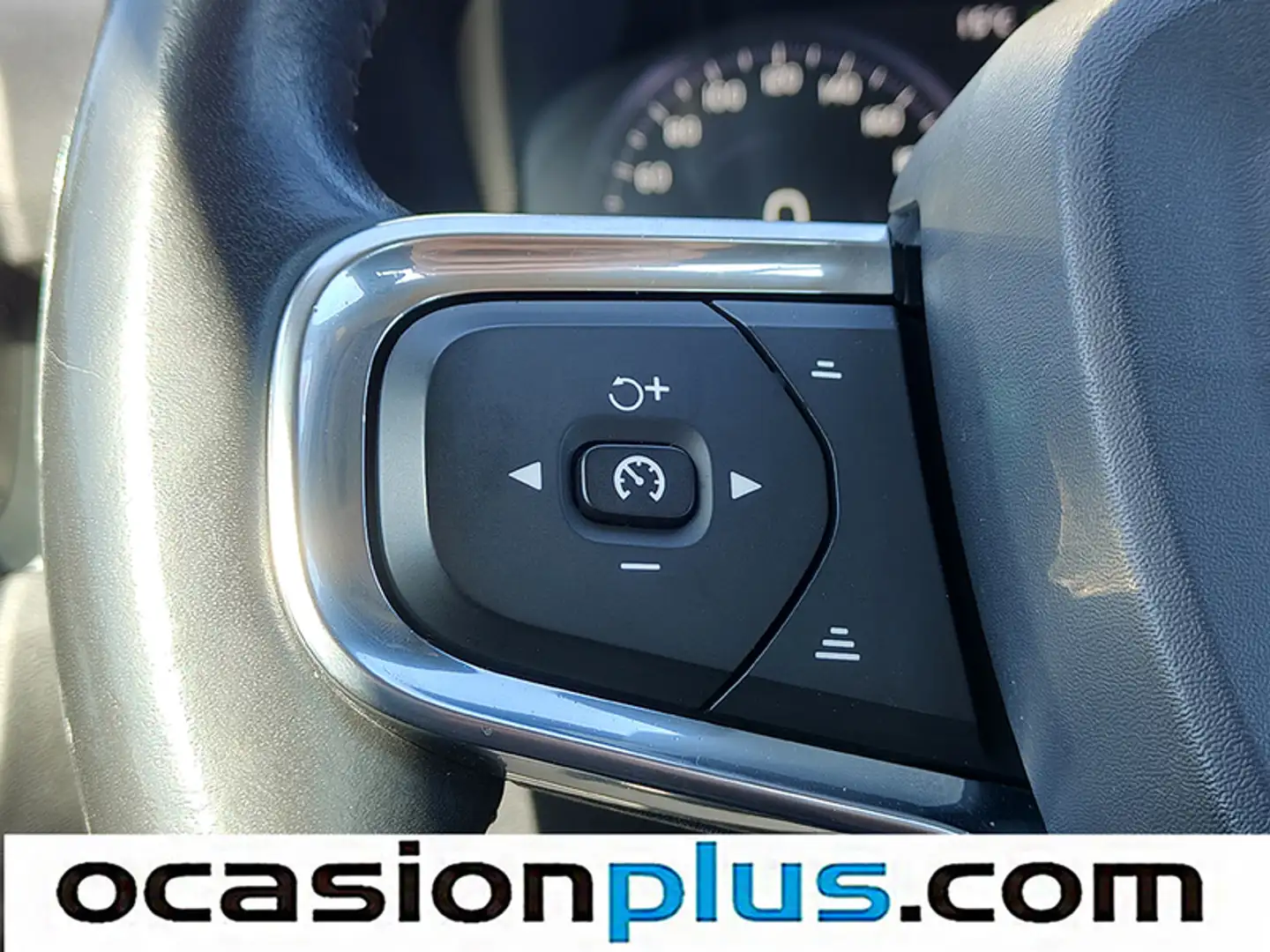 Foto Volvo XC40 Volvo XC40 D4 Momentum AWD Auto (190 CV)