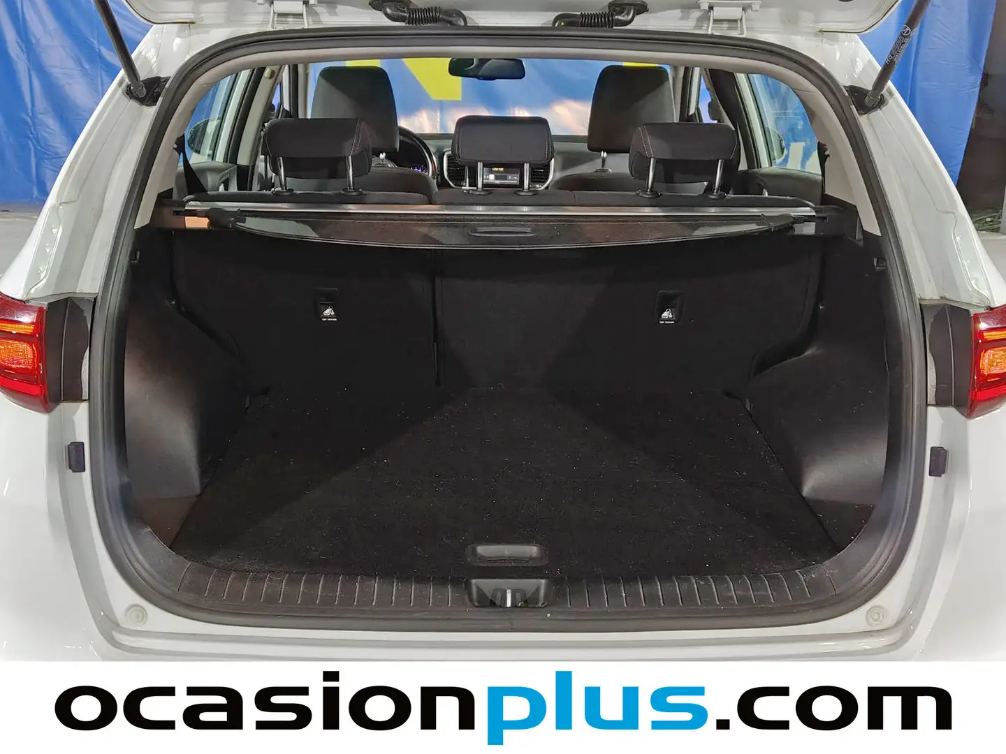 Foto KIA Sportage Kia Sportage 1.6 MHEV Business 4x2 (115 CV)