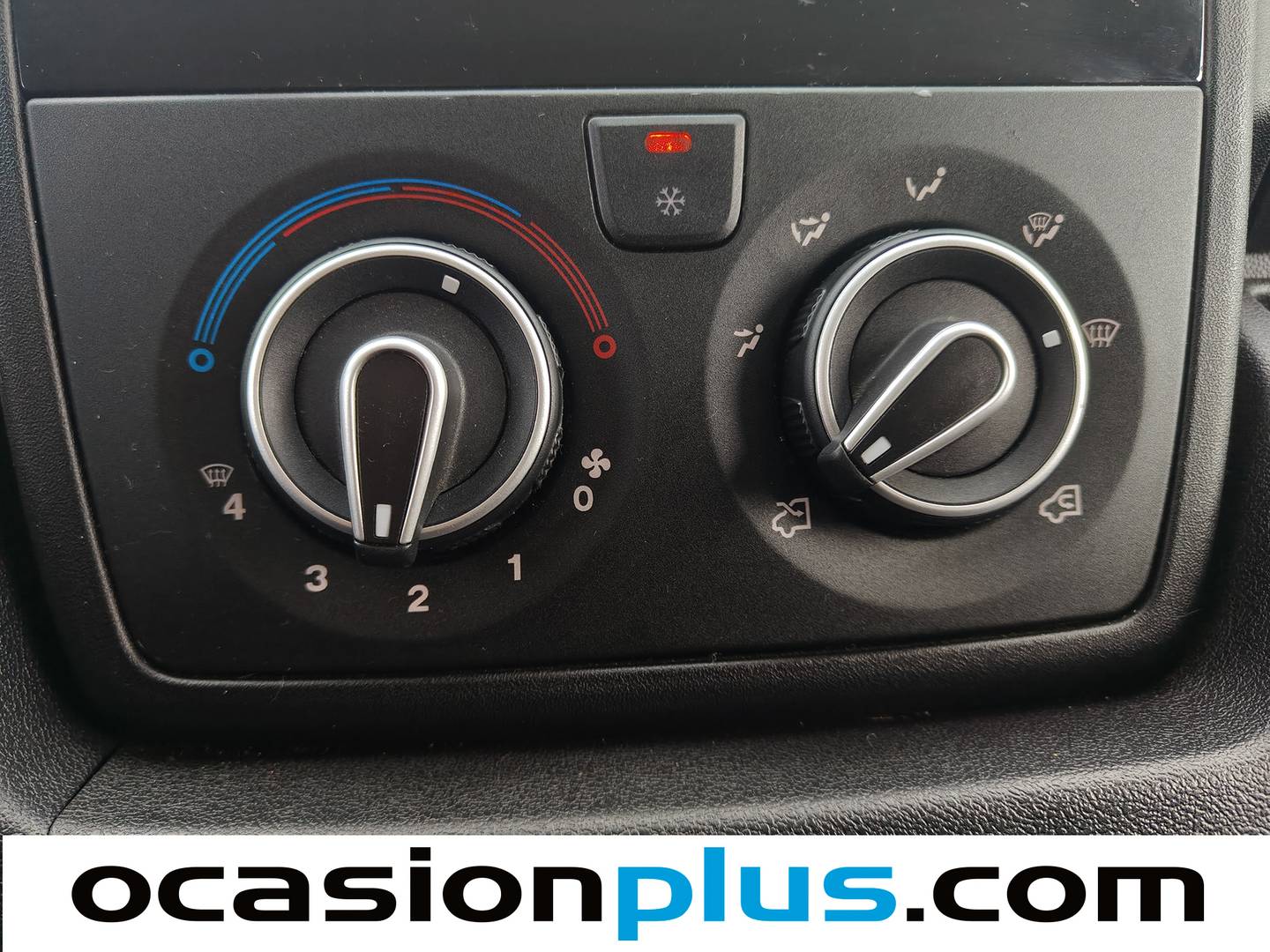 Foto Citroën Jumper Citroen Jumper Furgon BlueHDi 140 35 L3H2 (140 CV)