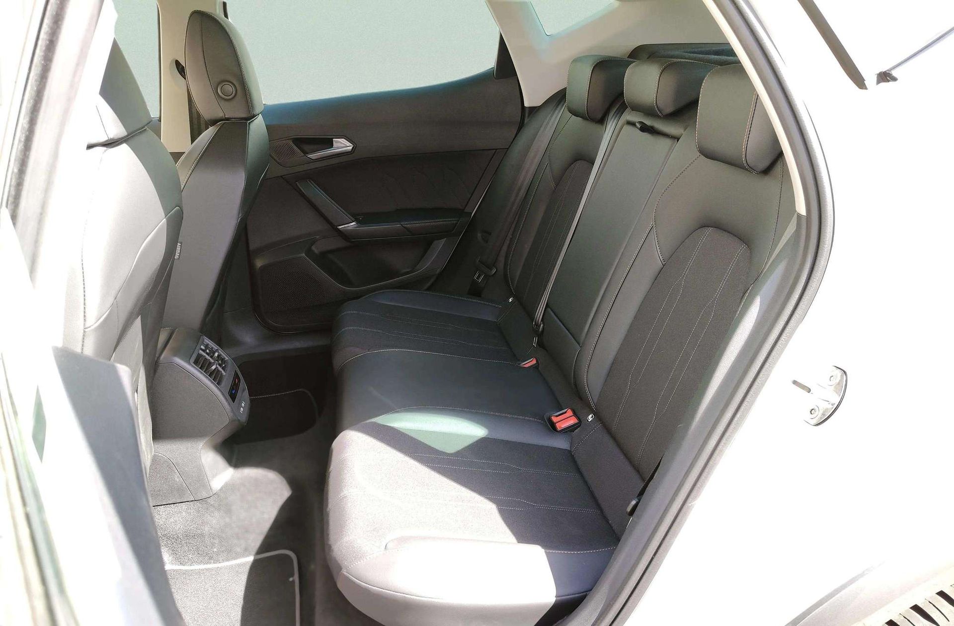 Cupra Formentor 1.4 e-Hybrid DSG - foto 10