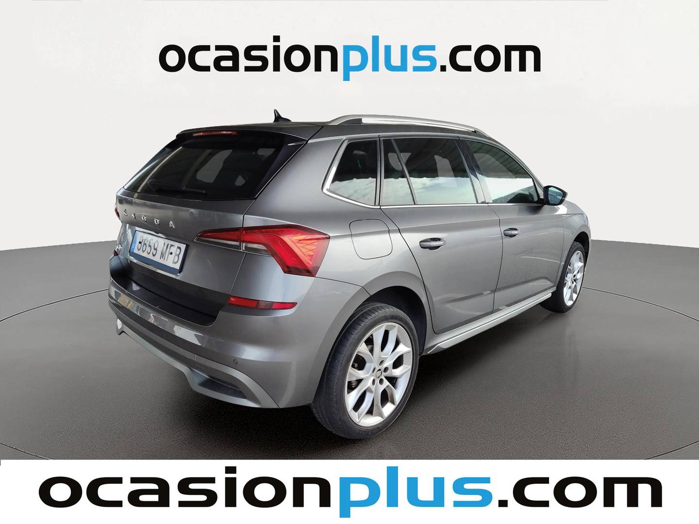Foto trasera Skoda Kamiq Skoda Kamiq 1.0 TSI Style DSG (110 CV) derecha