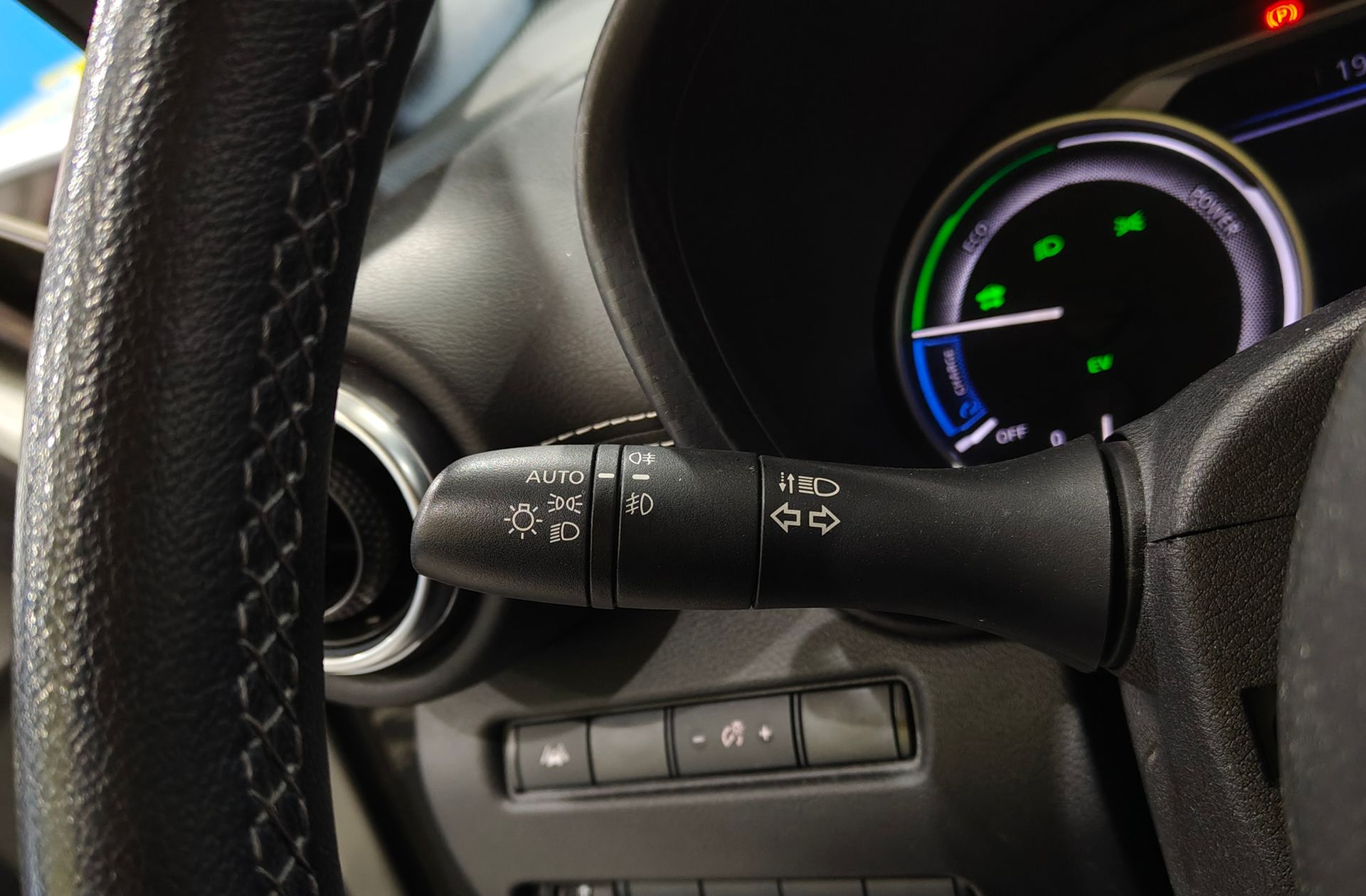 Nissan Juke Hybrid N-Design Black - foto 25