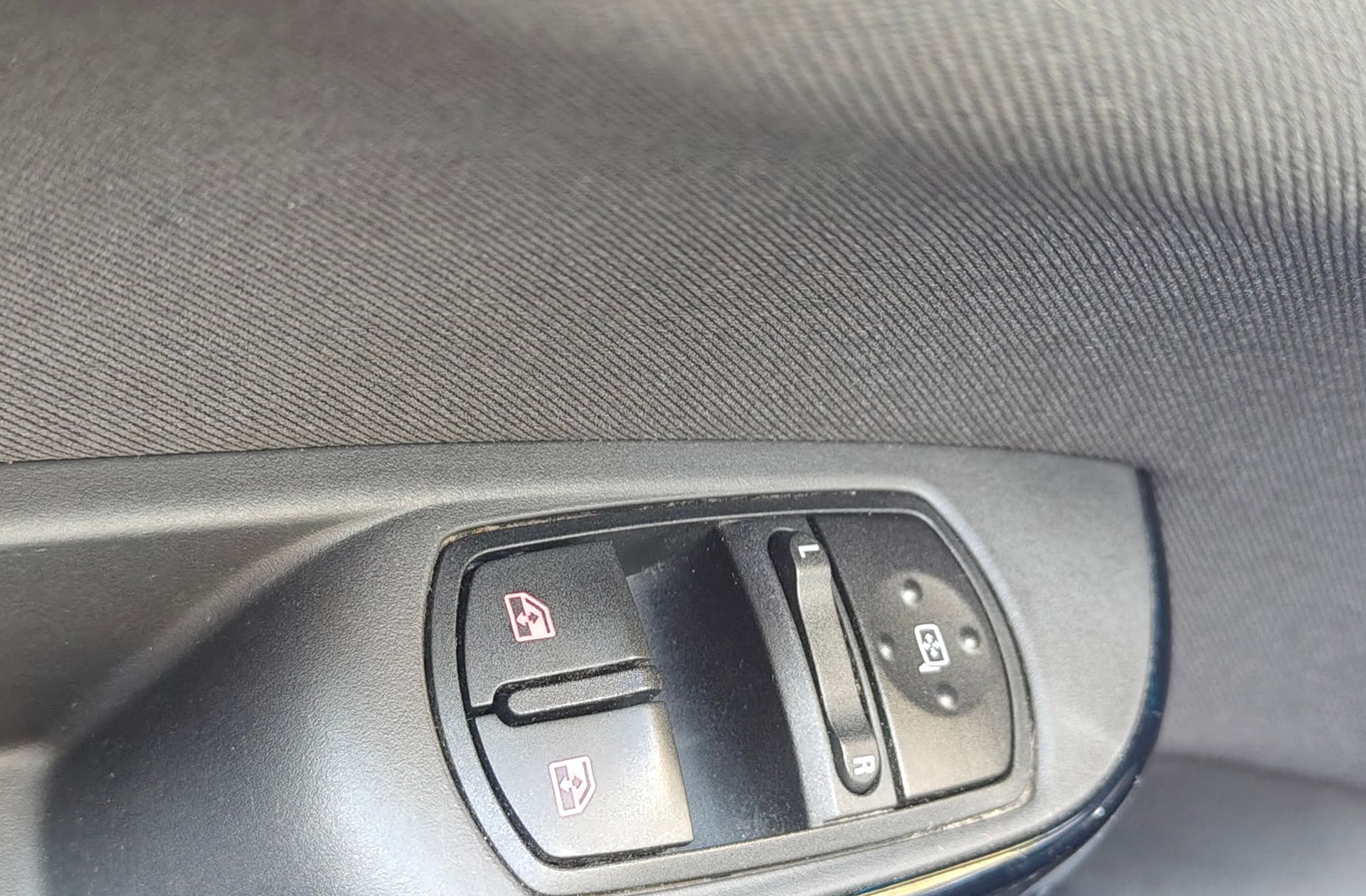 Opel Corsa 1.3 CDTI Color Edition - foto 26